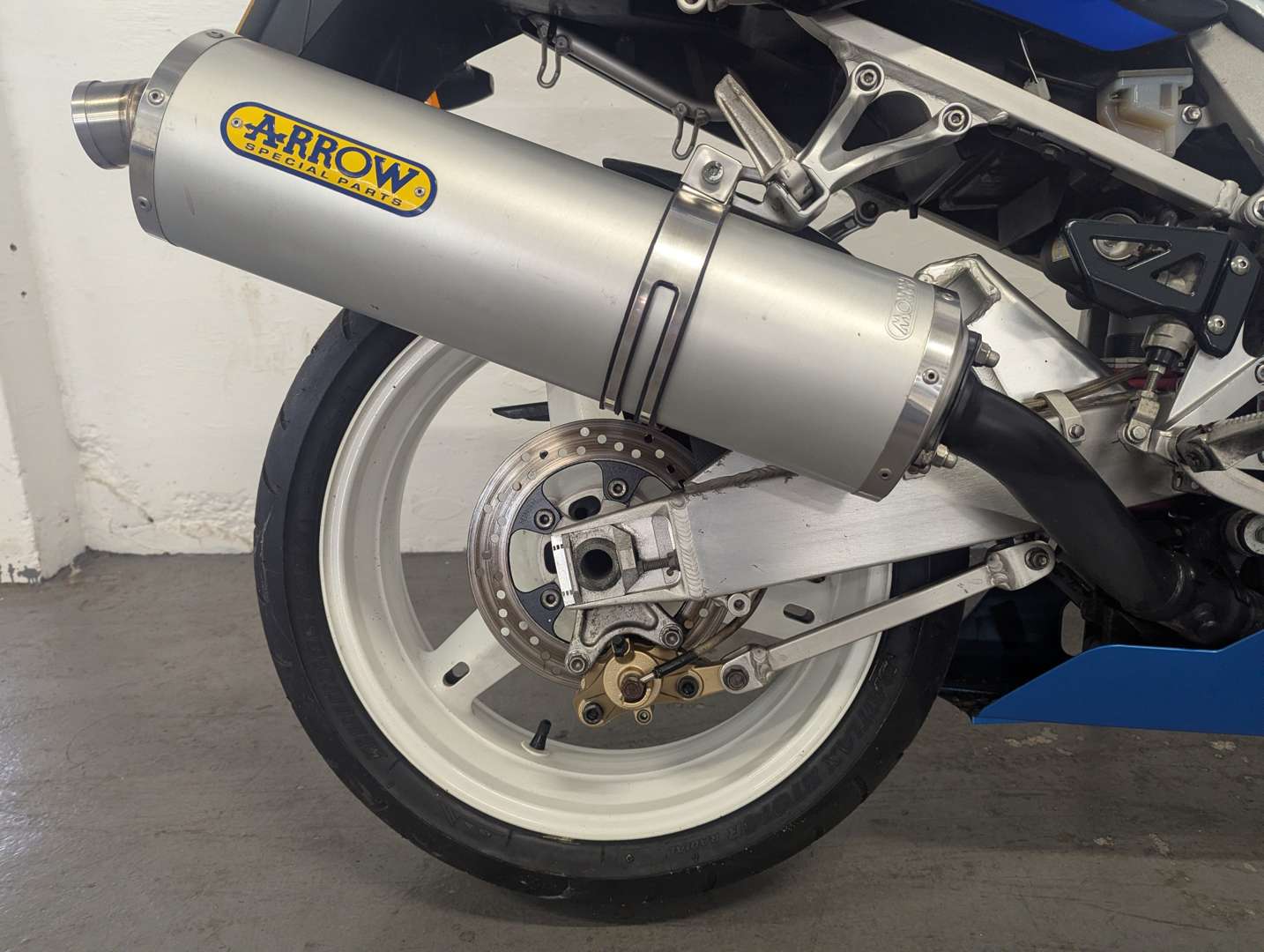 <p>2001 SUZUKI GSX R1000K1</p>