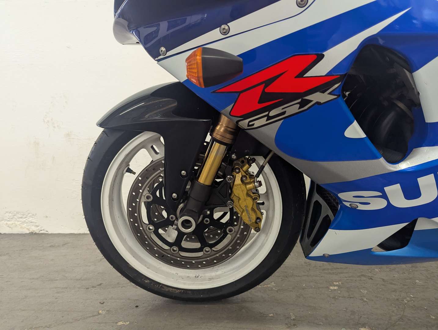 <p>2001 SUZUKI GSX R1000K1</p>