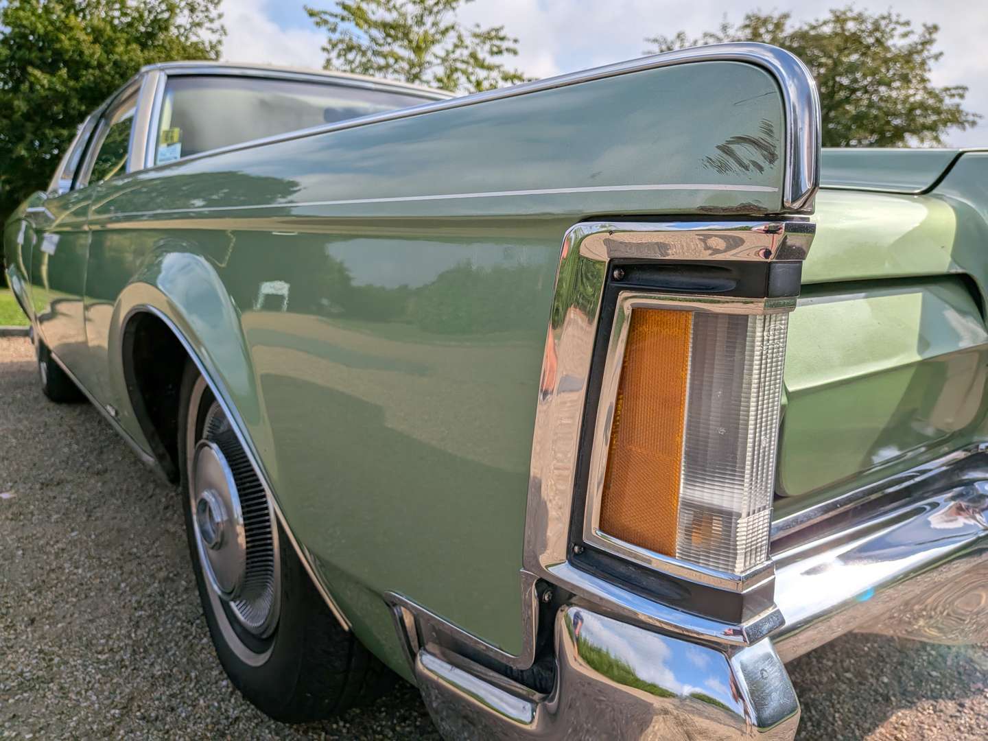 <p>1971 LINCOLN CONTINENTAL</p>