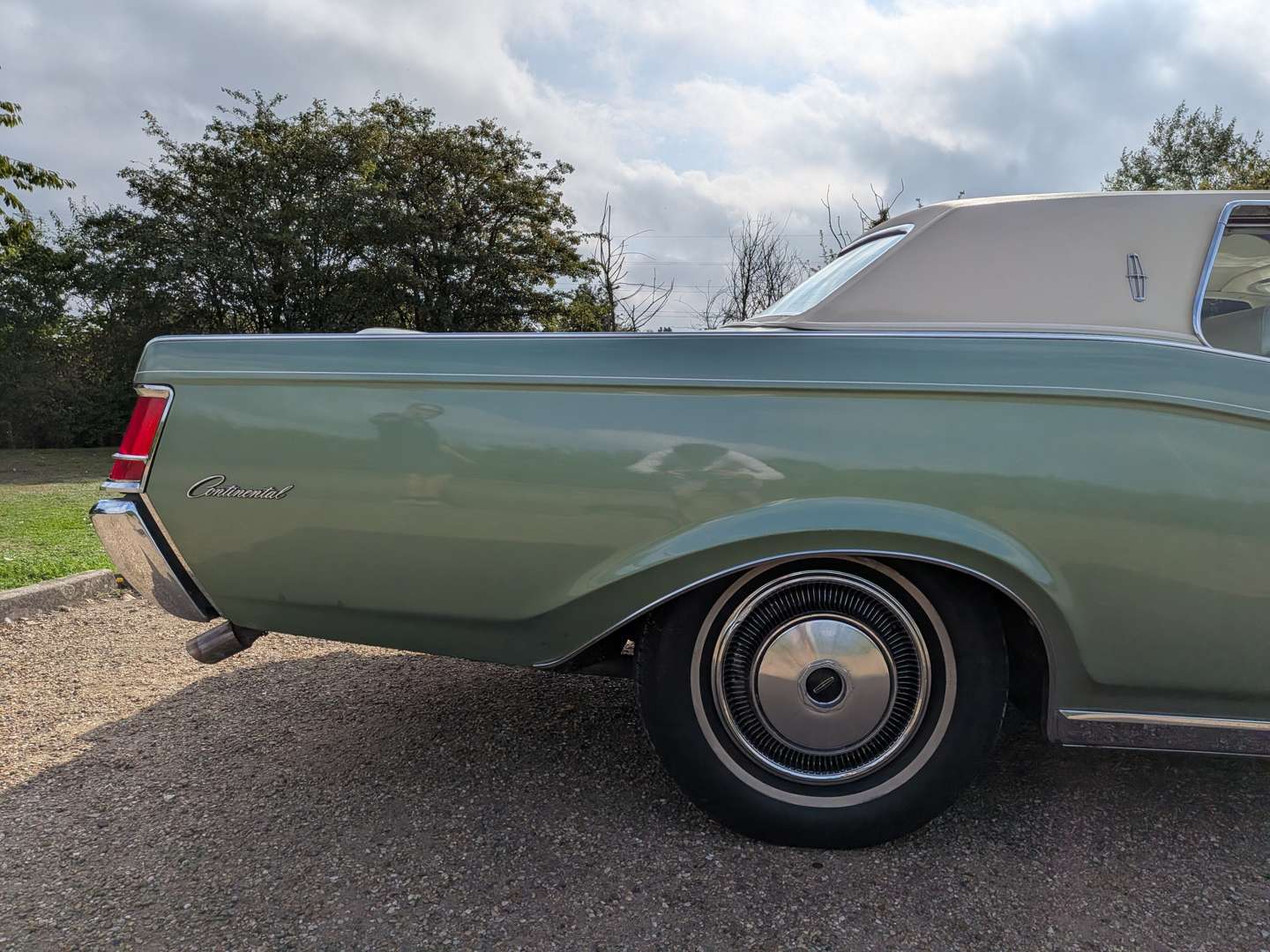 <p>1971 LINCOLN CONTINENTAL</p>