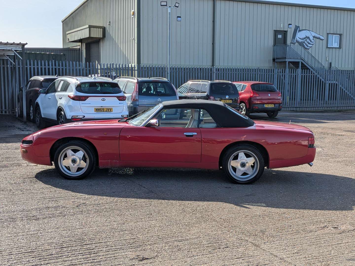 <p>1989 JAGUAR RAILTON F28 FAIRMILE</p>