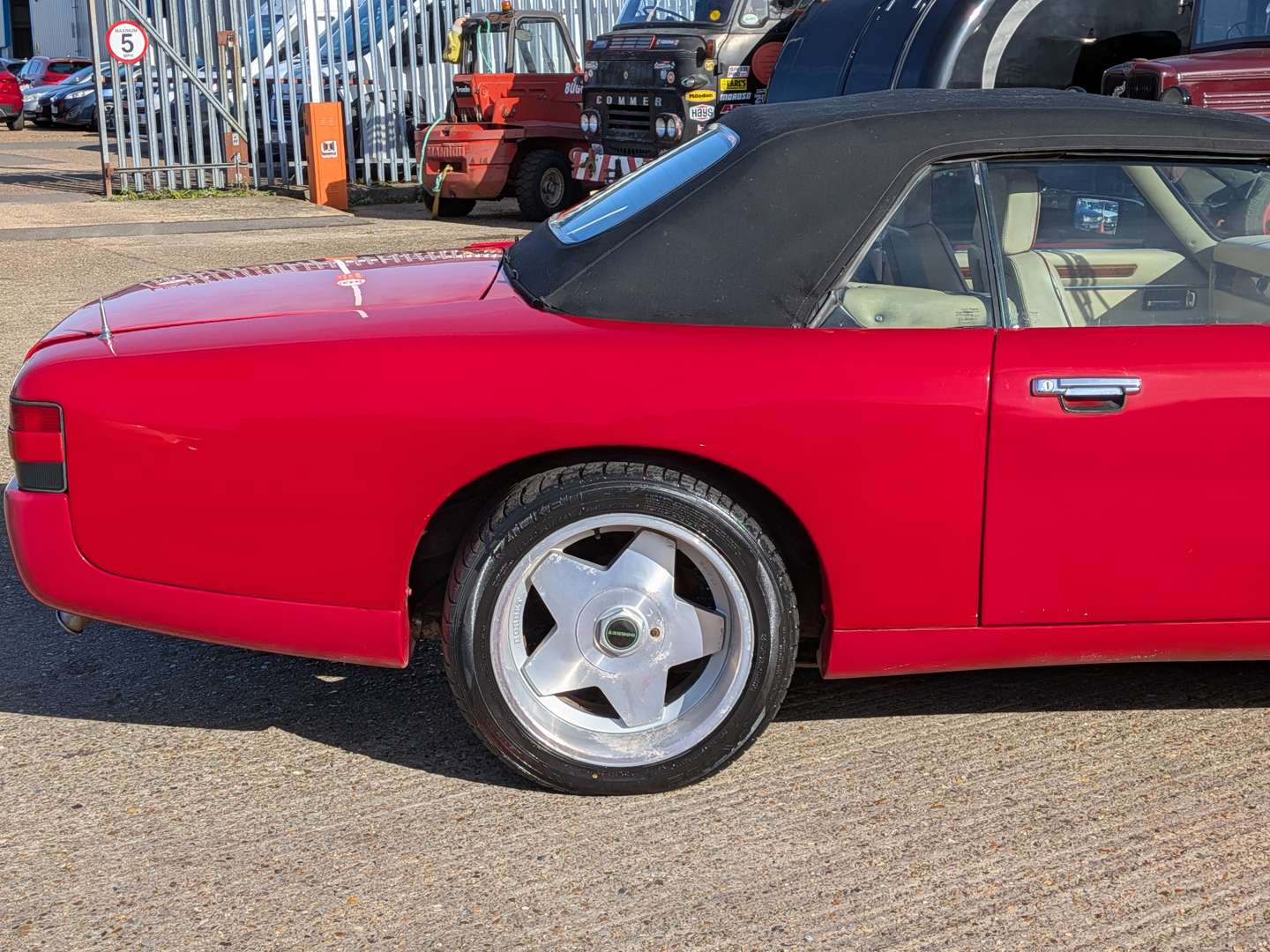 <p>1989 JAGUAR RAILTON F28 FAIRMILE</p>