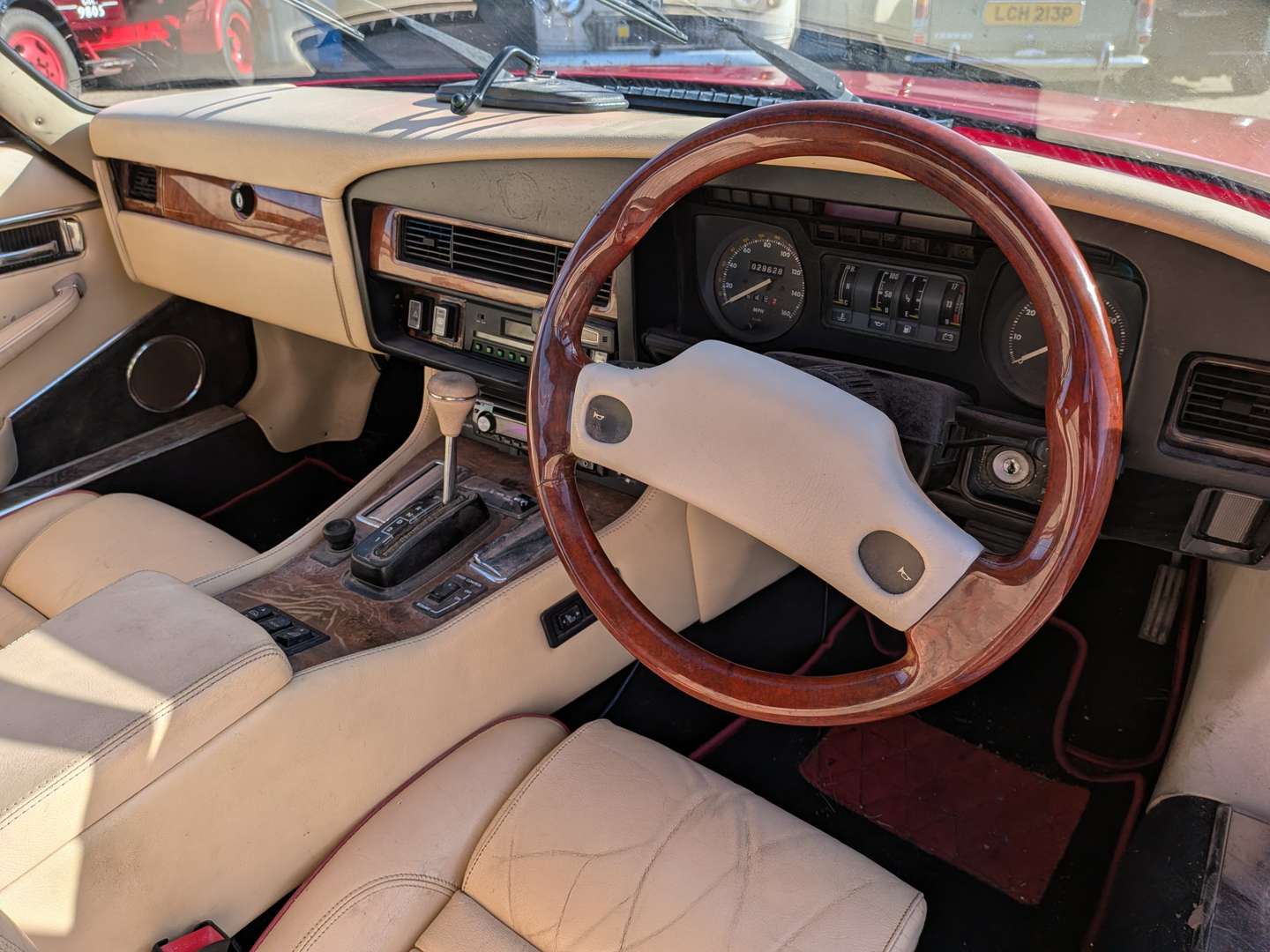 <p>1989 JAGUAR RAILTON F28 FAIRMILE</p>