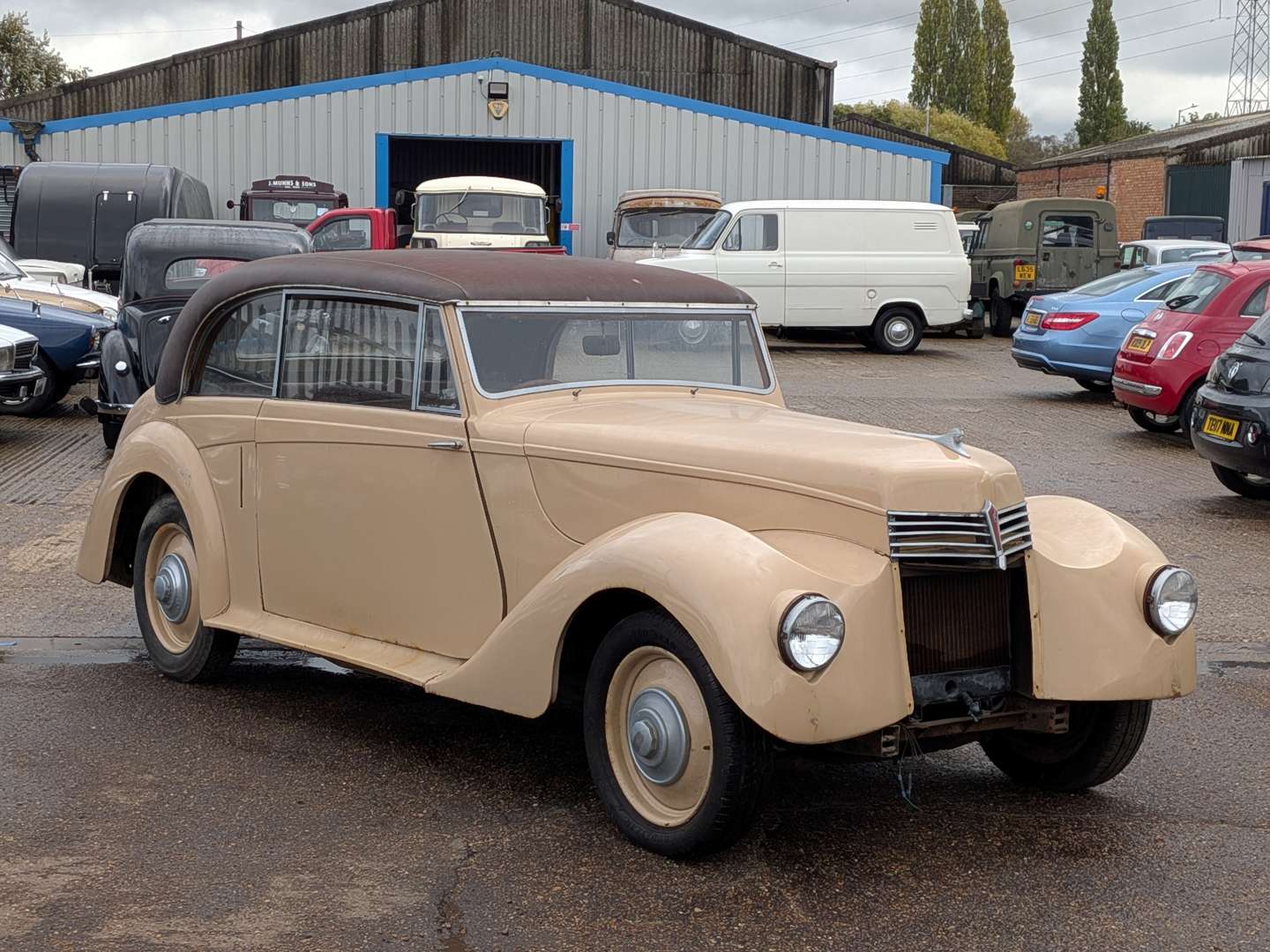 <p>1947 ARMSTRONG SIDDELEY TYPHOON</p>