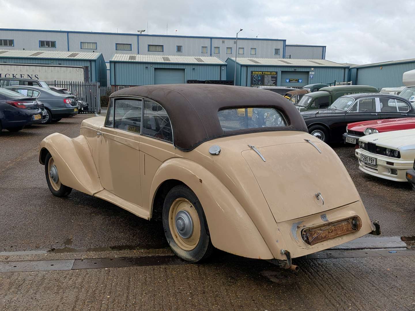 <p>1947 ARMSTRONG SIDDELEY TYPHOON</p>