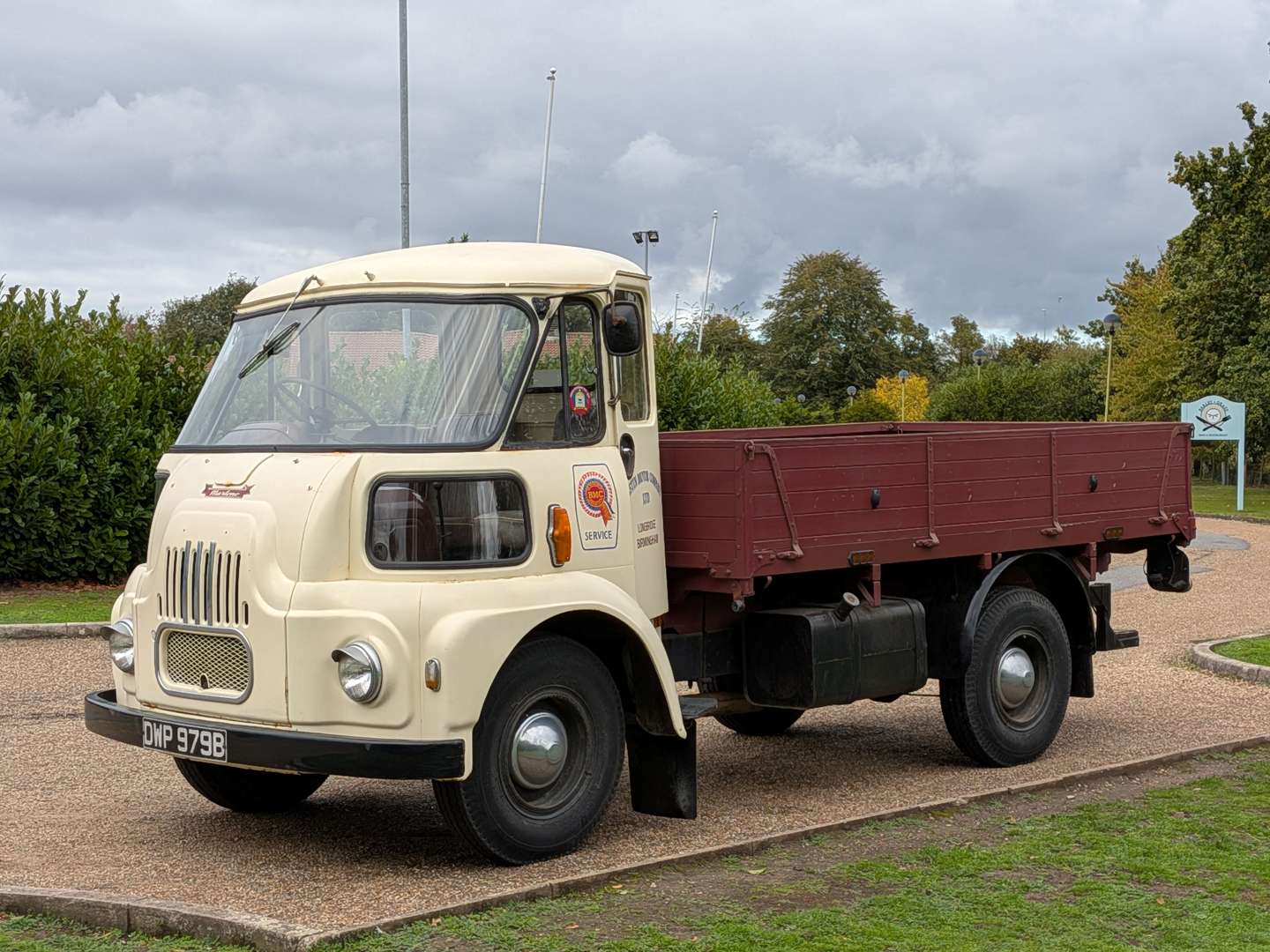 <p>1964 MORRIS FGK30 TRUCK</p>