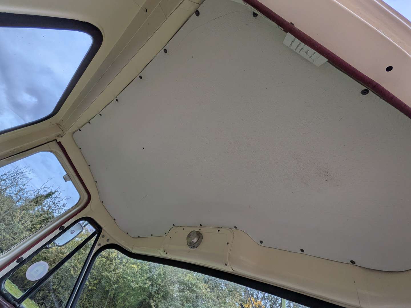<p>1964 MORRIS FGK30 TRUCK</p>
