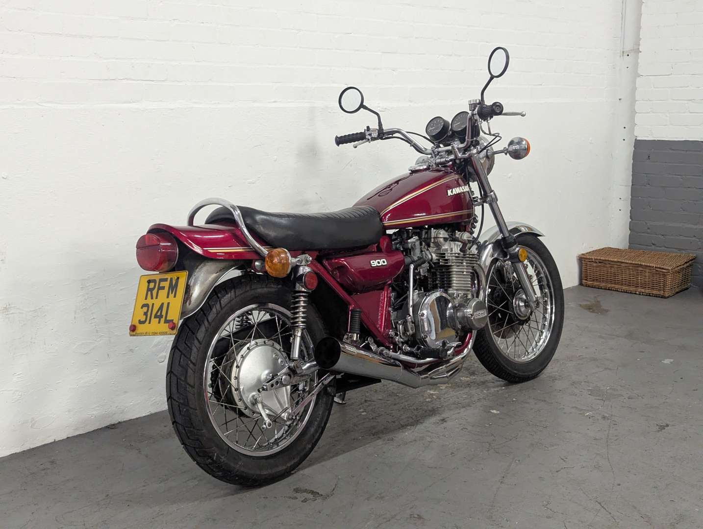<p>1973 KAWASAKI Z1</p>