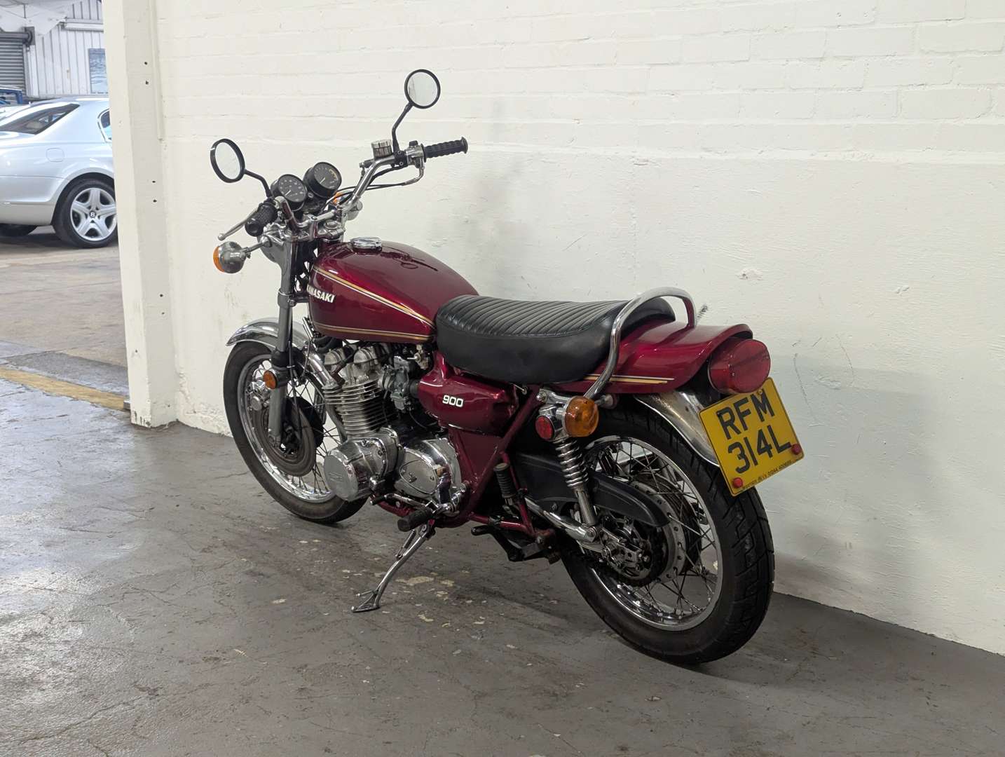<p>1973 KAWASAKI Z1</p>