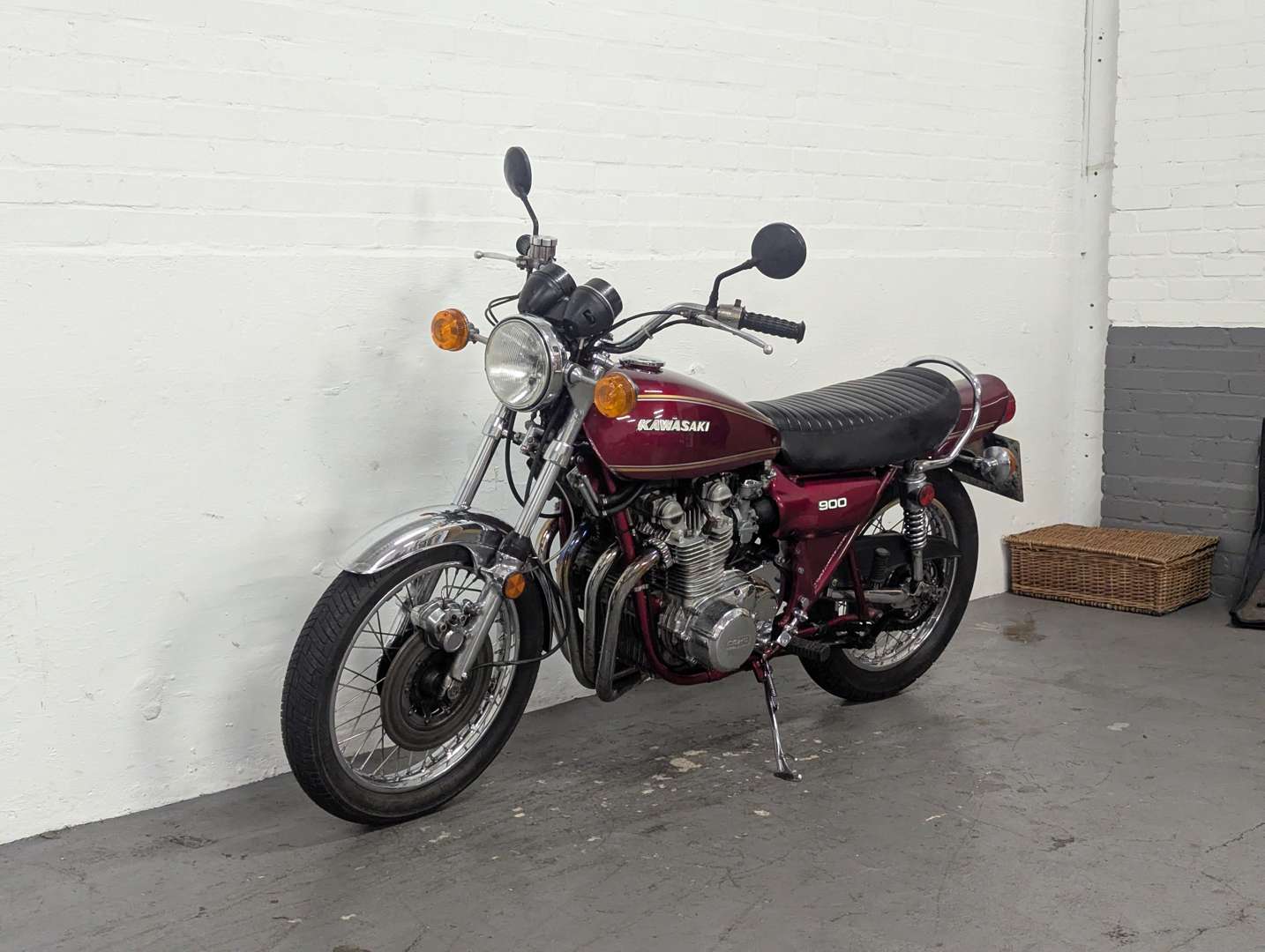 <p>1973 KAWASAKI Z1</p>