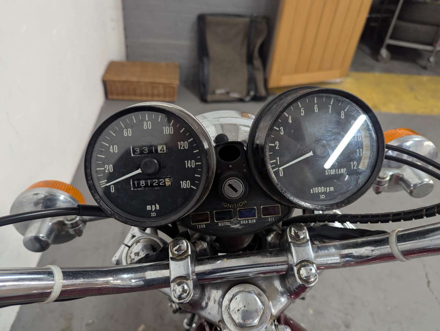 <p>1973 KAWASAKI Z1</p>