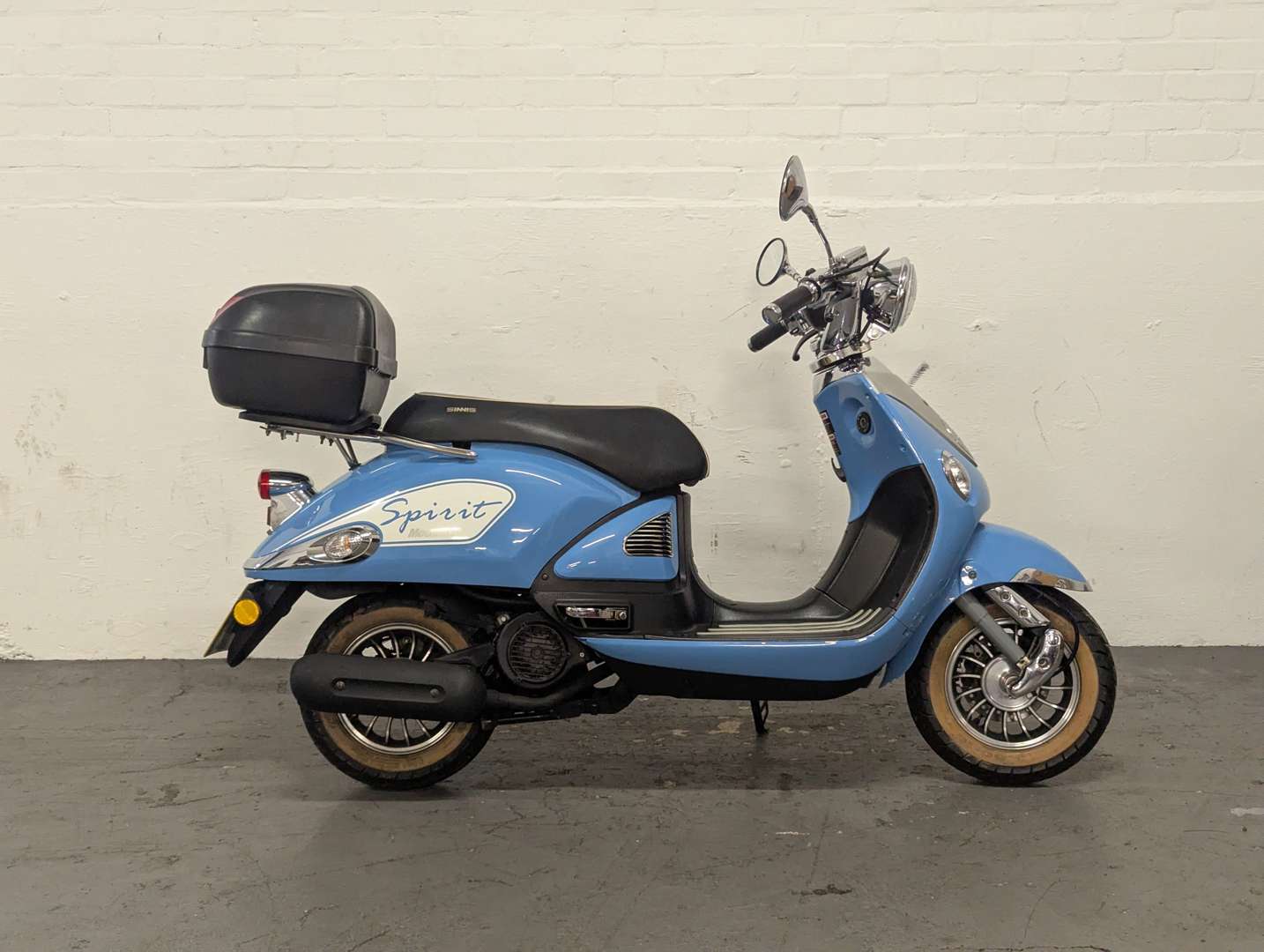 <p>2012 SINNIS ZNEN ZN 125 T-ES SPIRIT</p>