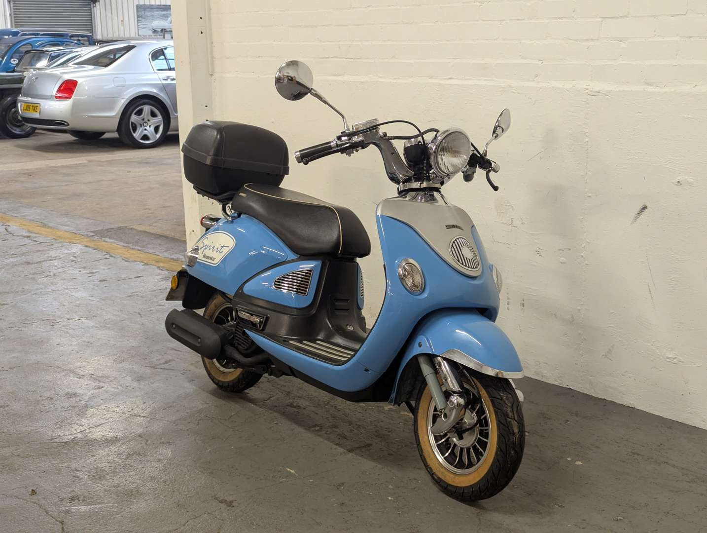 <p>2012 SINNIS ZNEN ZN 125 T-ES SPIRIT</p>