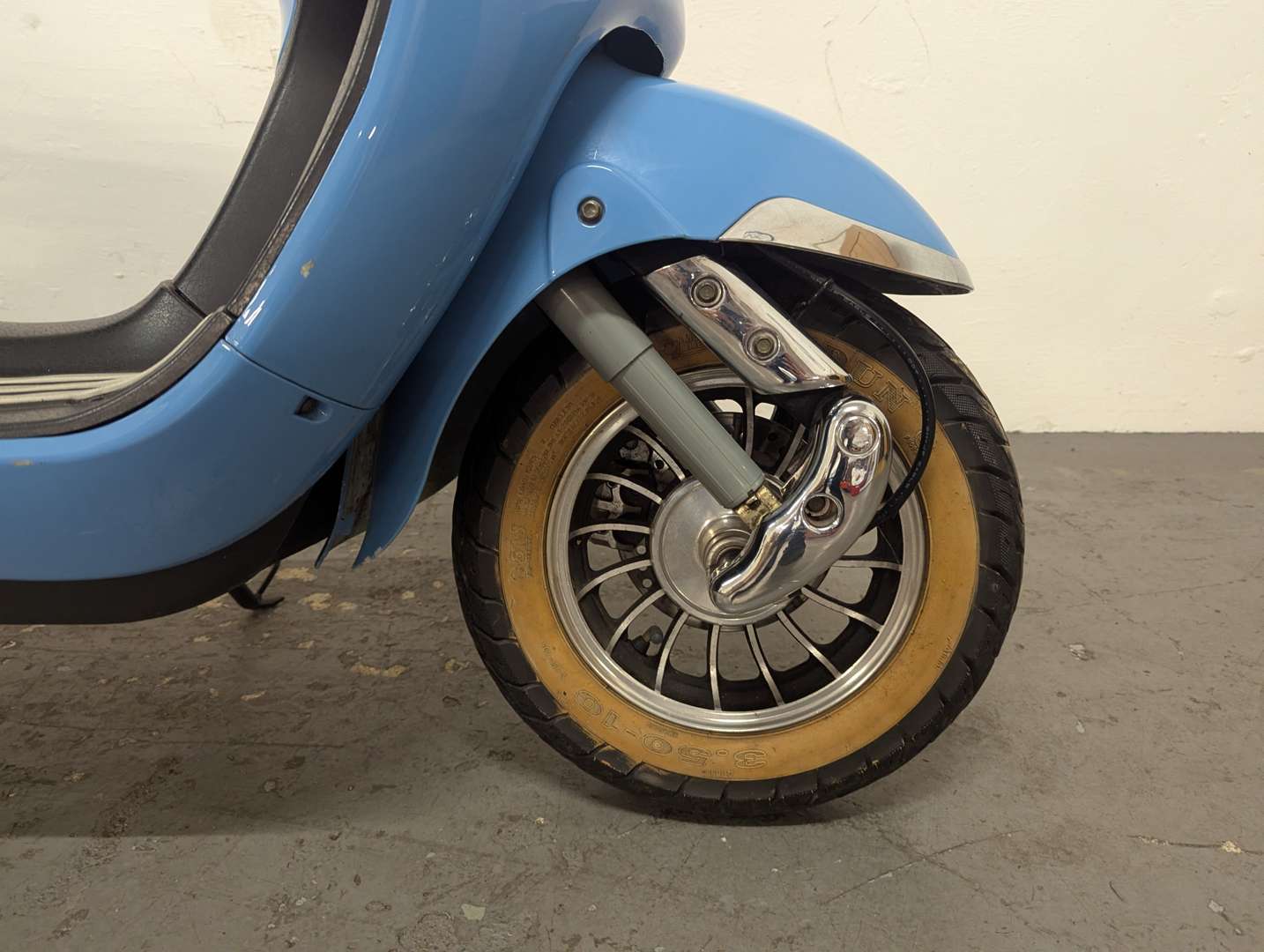 <p>2012 SINNIS ZNEN ZN 125 T-ES SPIRIT</p>