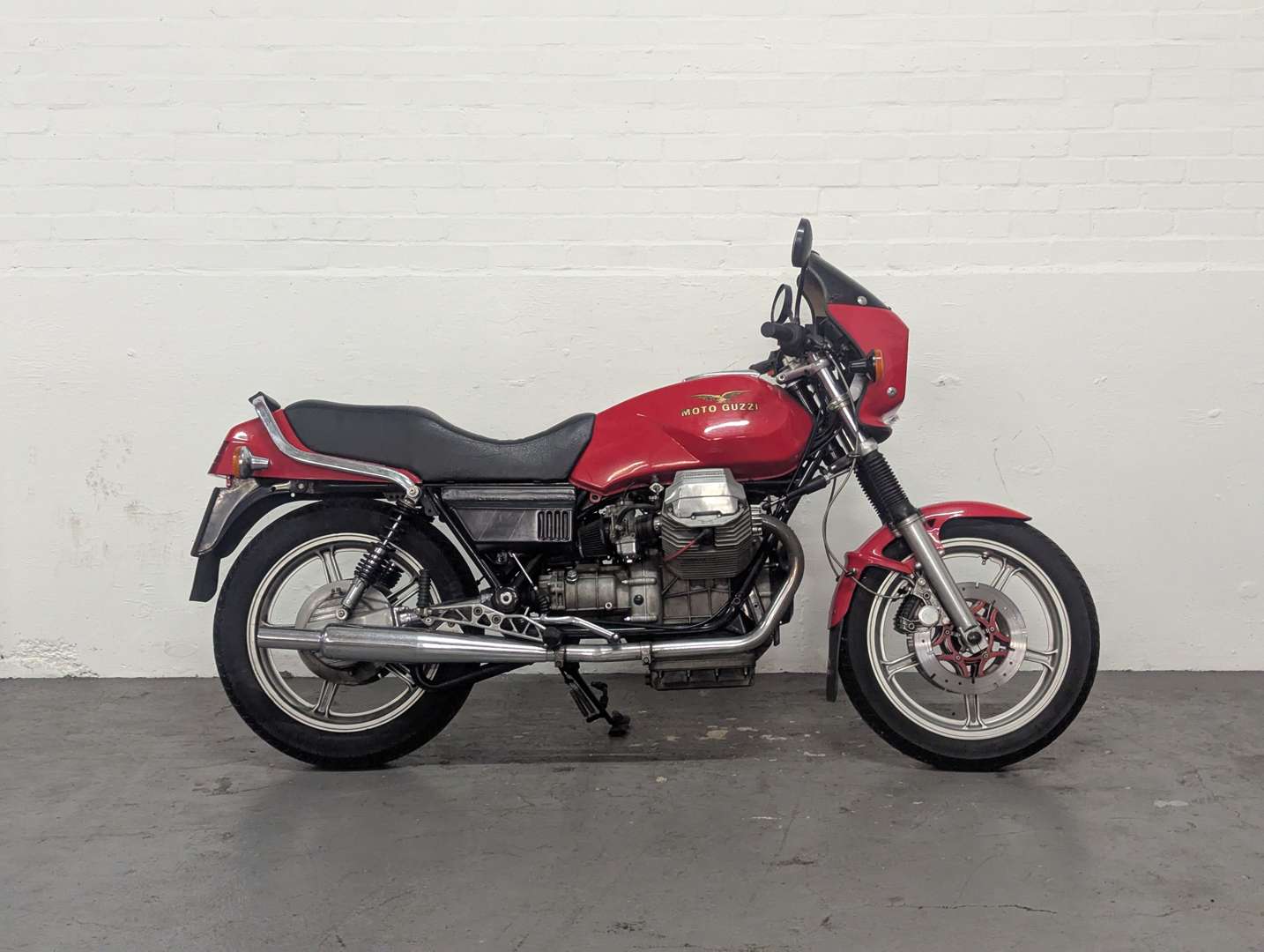 <p>1988 MOTO GUZZI T5</p>