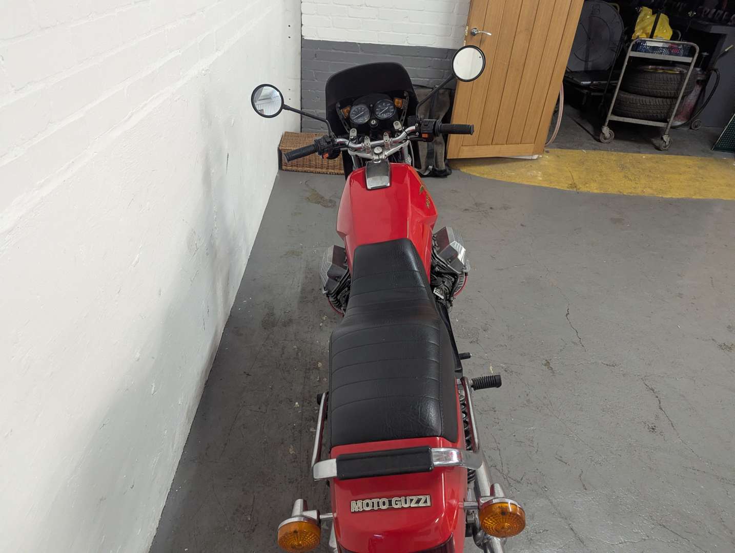 <p>1988 MOTO GUZZI T5</p>
