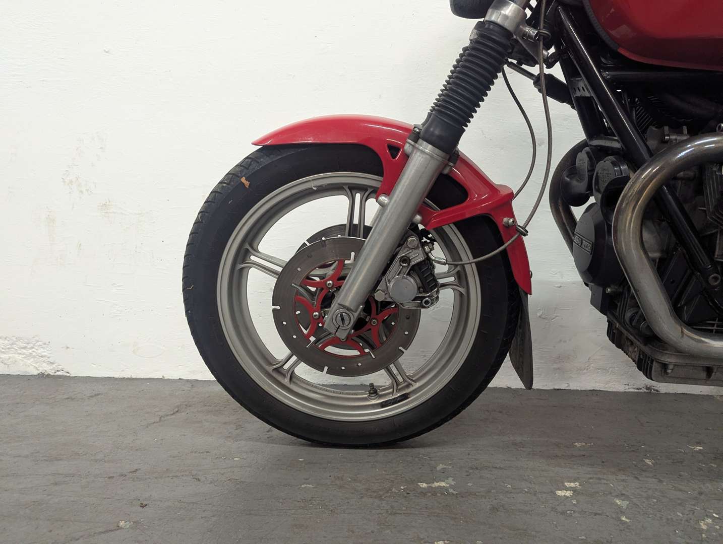 <p>1988 MOTO GUZZI T5</p>