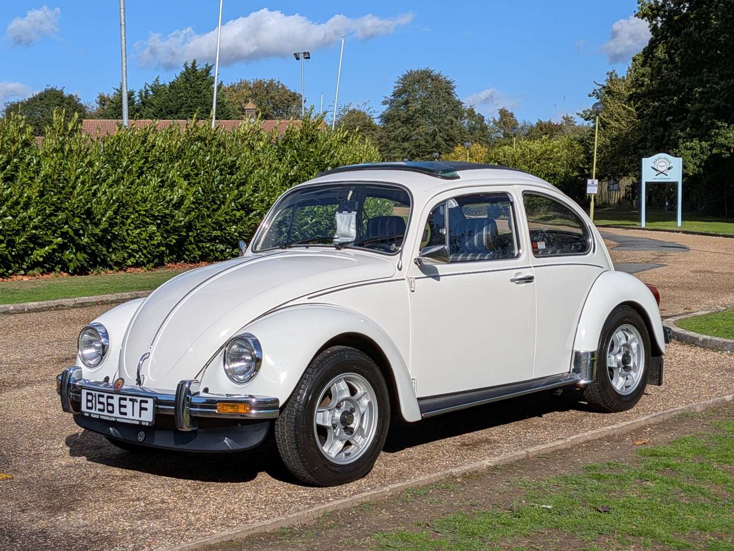 <p>1984 VW BEETLE</p>
