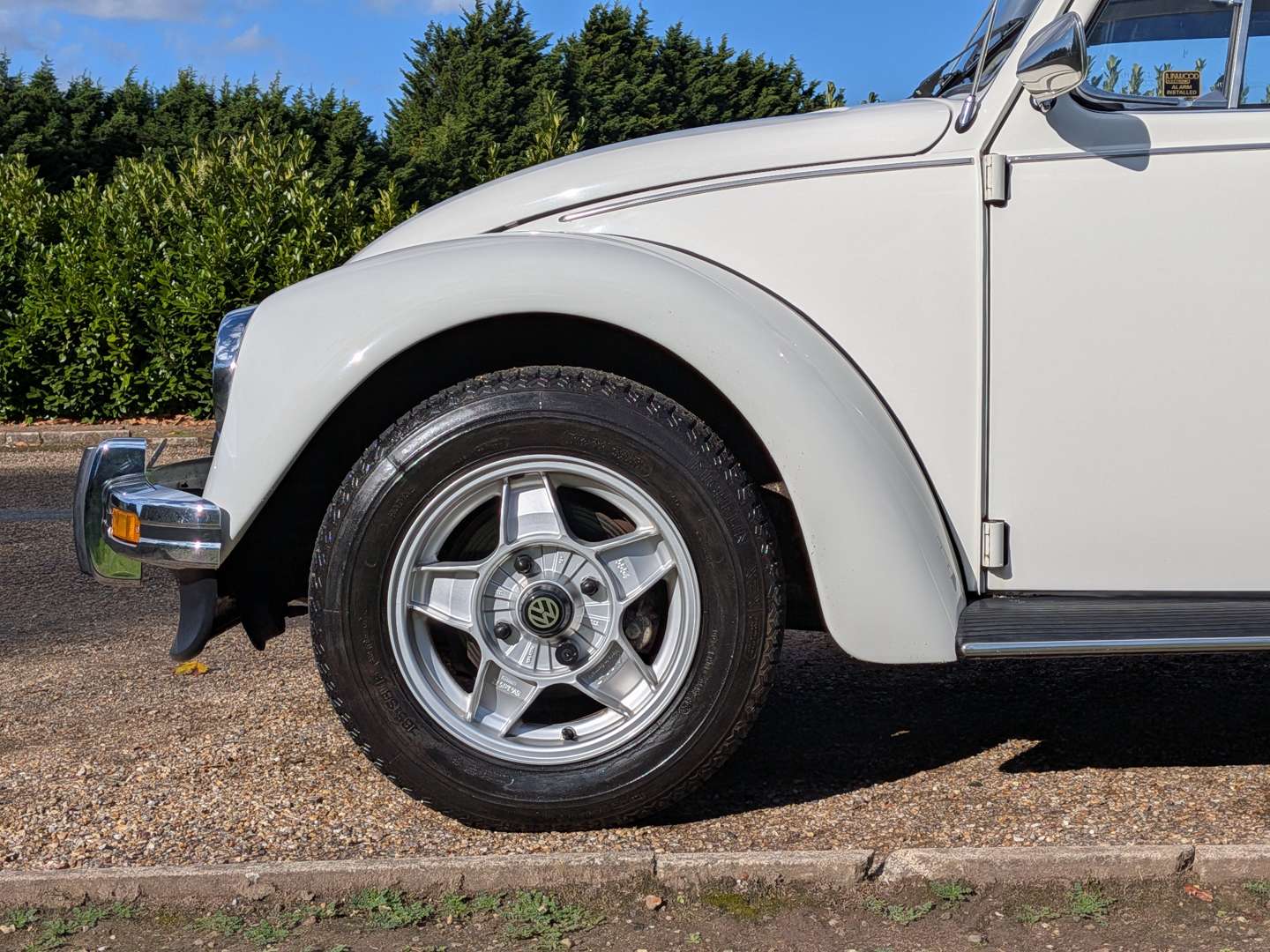 <p>1984 VW BEETLE</p>
