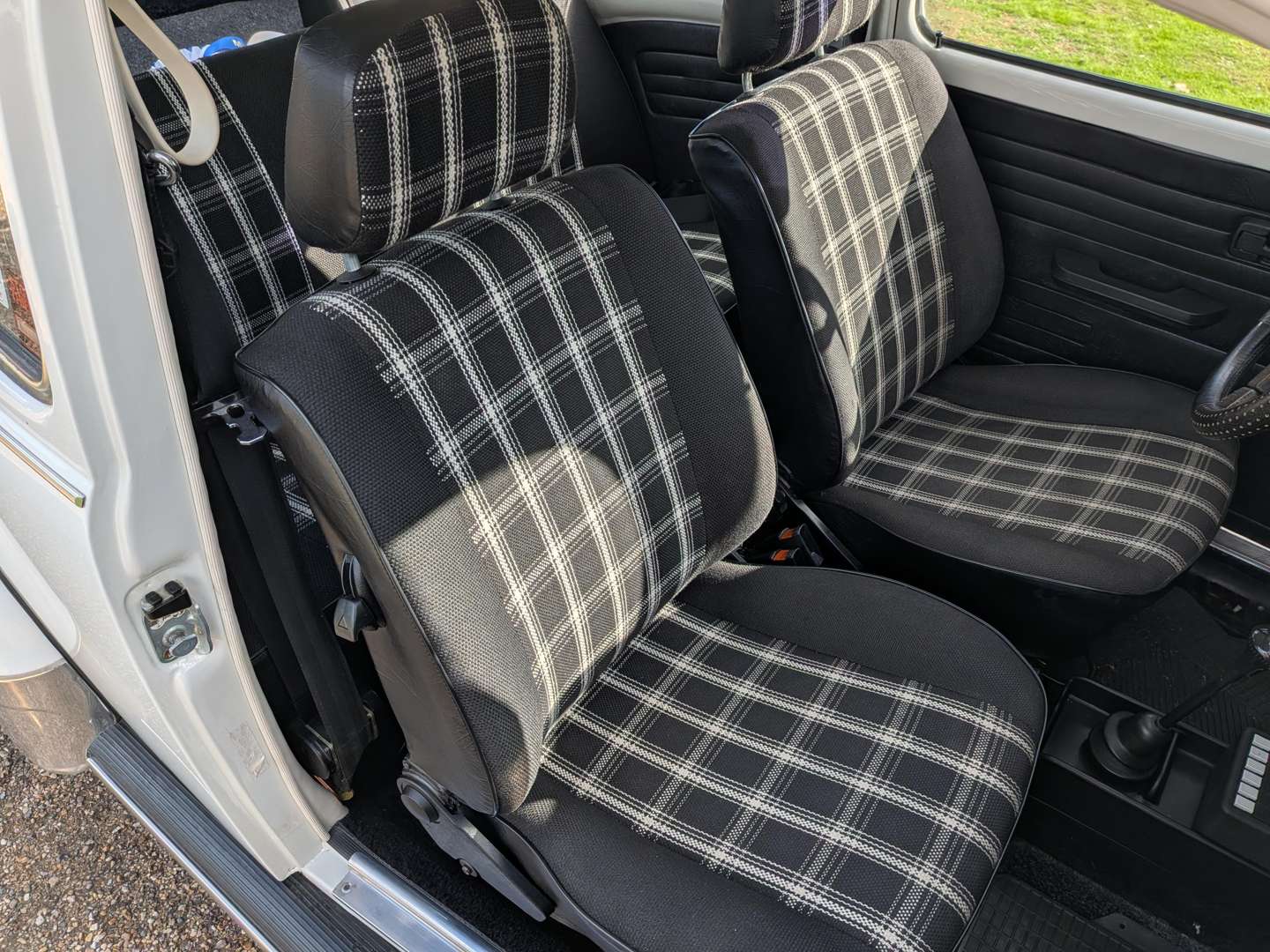 <p>1984 VW BEETLE</p>