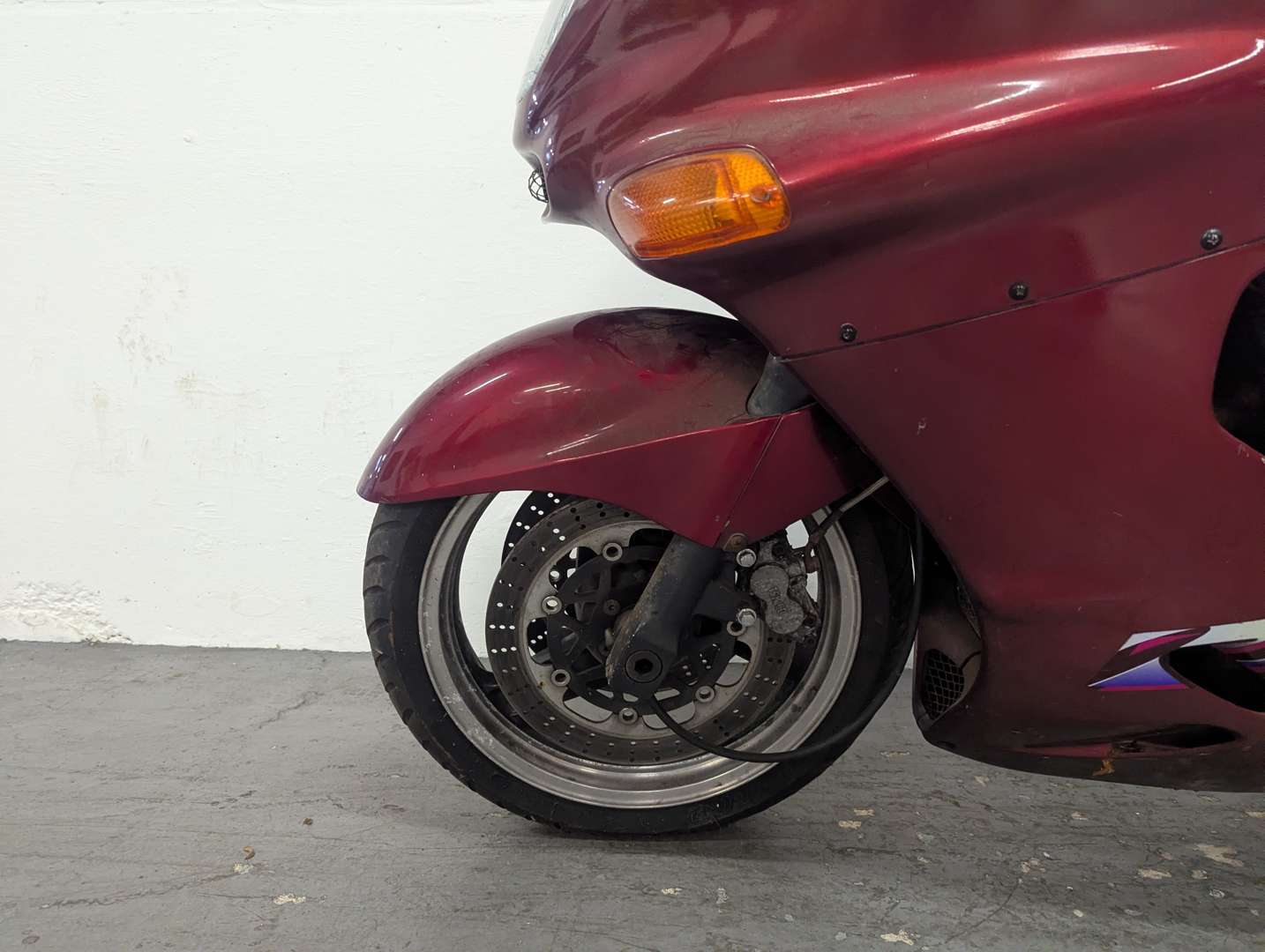 <p>1994 KAWASAKI ZZR1100</p>
