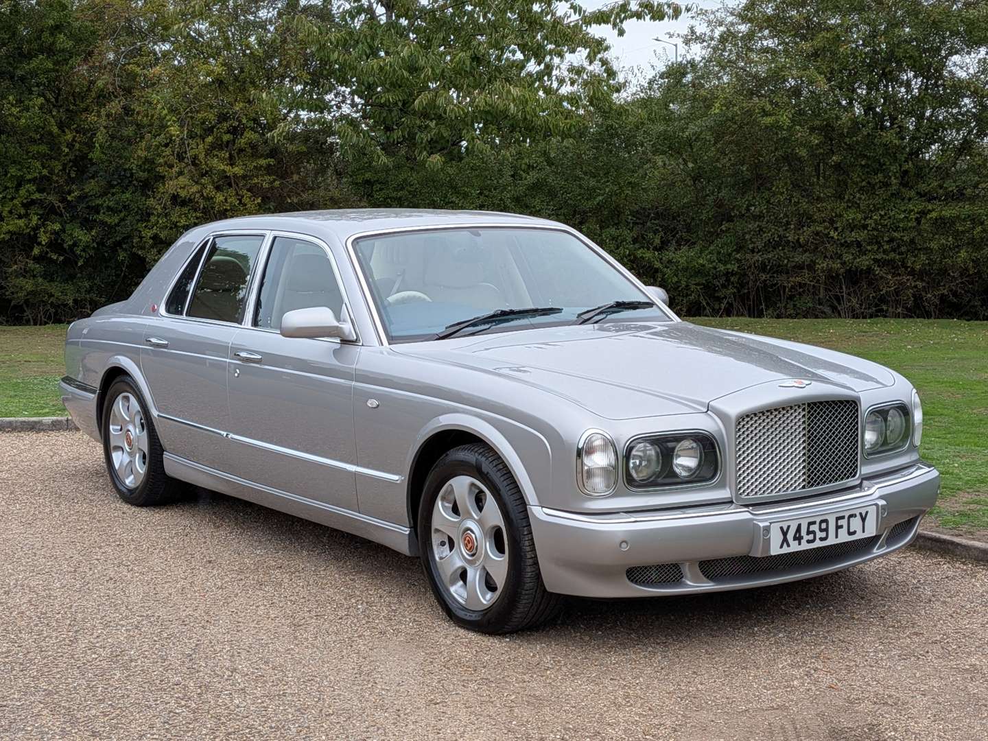 <p>2000 BENTLEY ARNAGE RED LABEL</p>