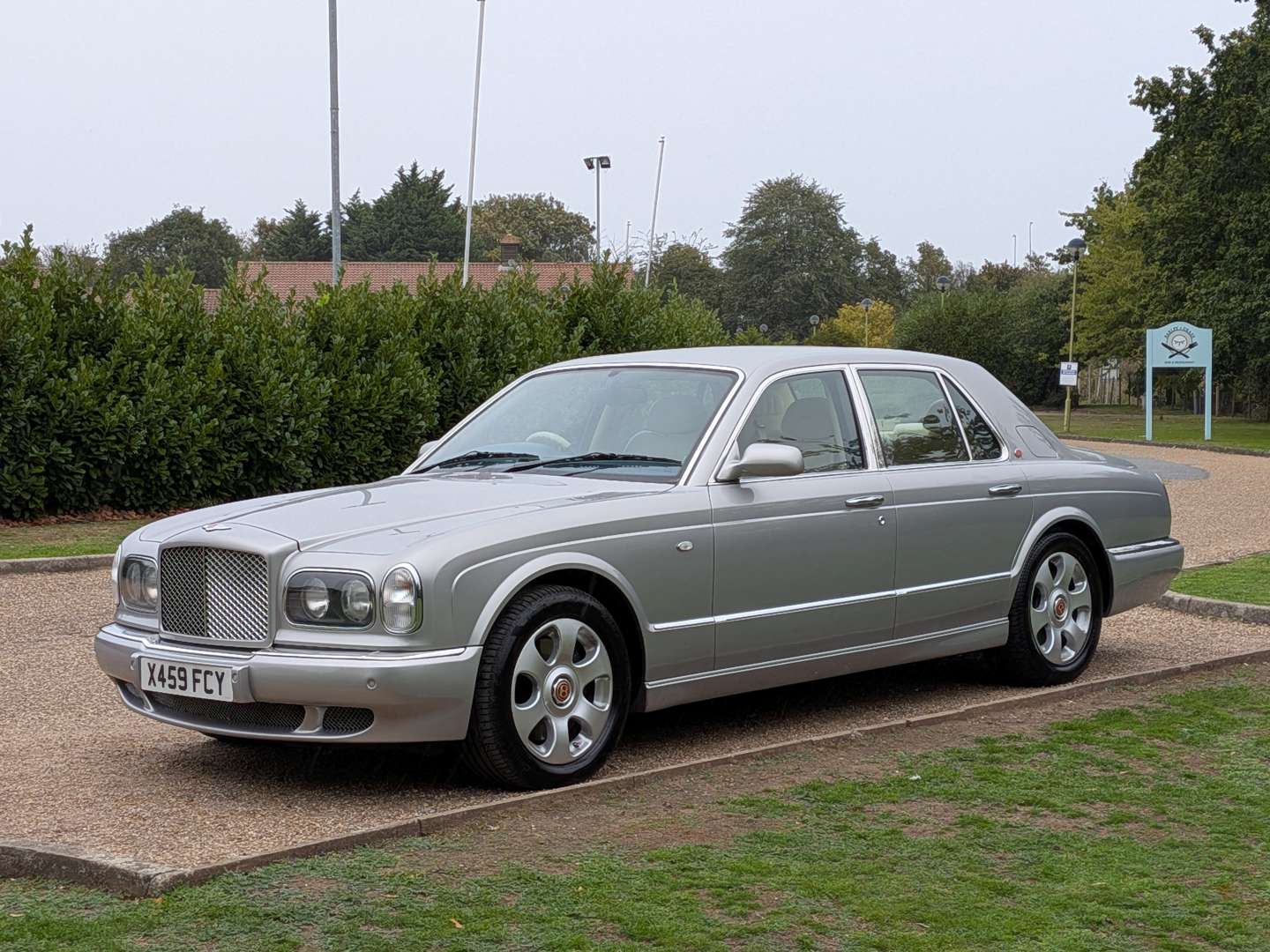 <p>2000 BENTLEY ARNAGE RED LABEL</p>