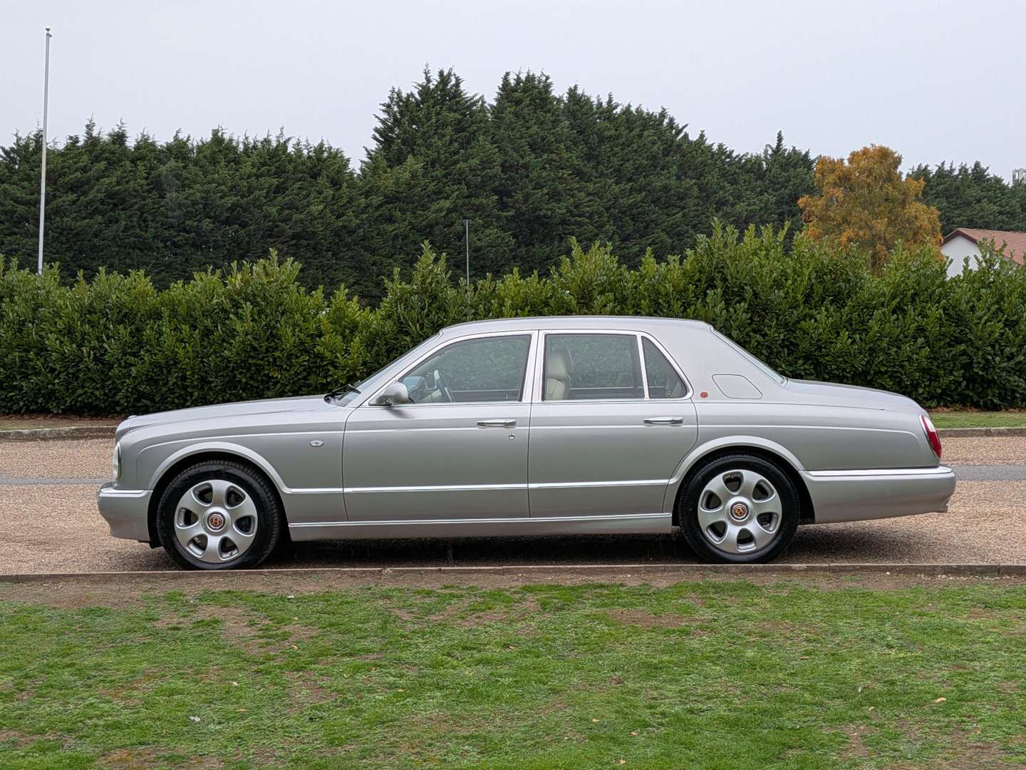 <p>2000 BENTLEY ARNAGE RED LABEL</p>