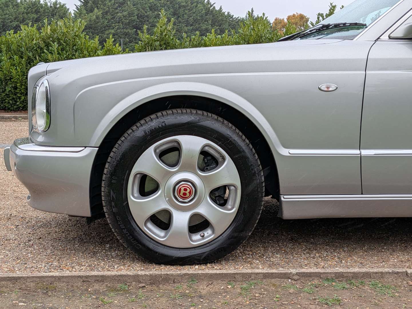 <p>2000 BENTLEY ARNAGE RED LABEL</p>