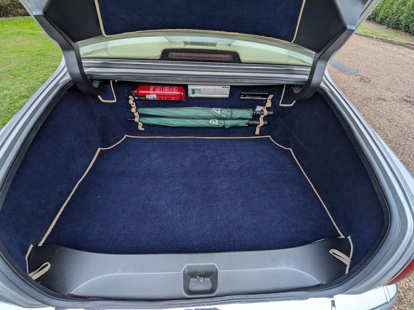 <p>2000 BENTLEY ARNAGE RED LABEL</p>
