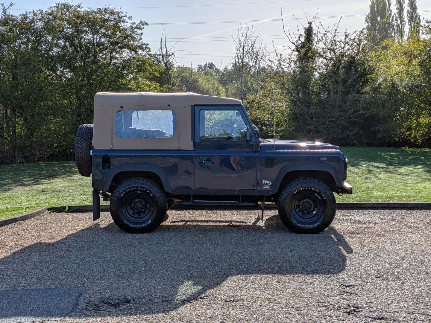 <p>2002 LAND ROVER DEFENDER 90 TD5</p>
