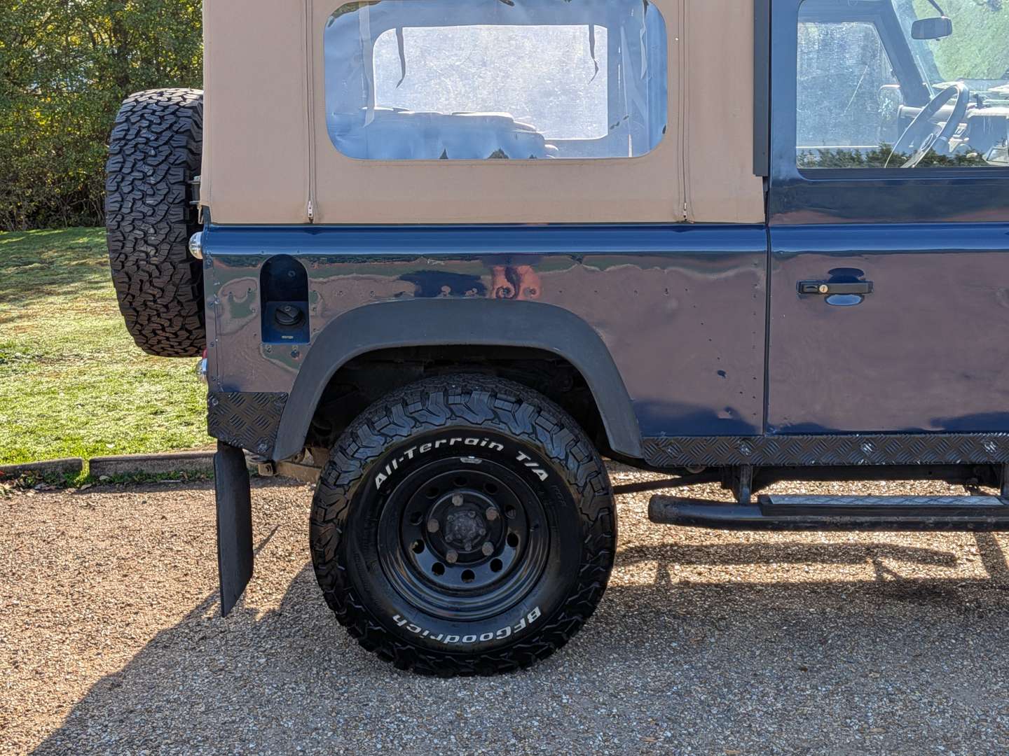 <p>2002 LAND ROVER DEFENDER 90 TD5</p>