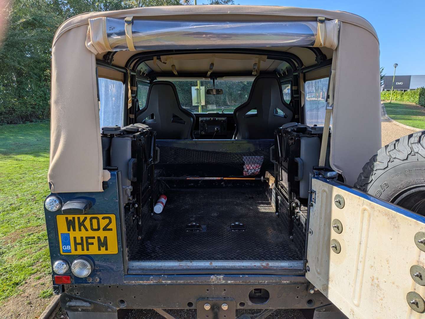 <p>2002 LAND ROVER DEFENDER 90 TD5</p>