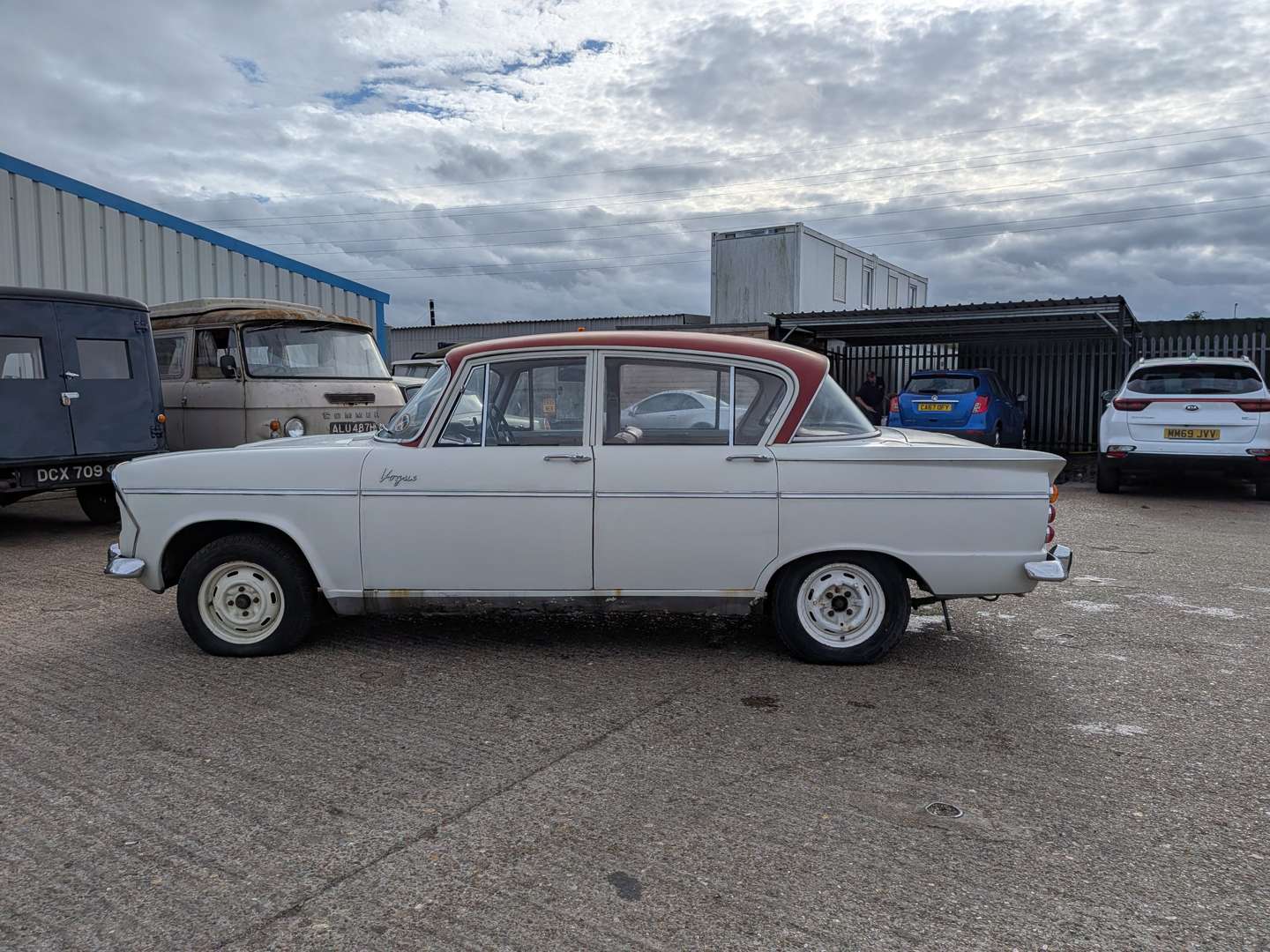 <p>1964 SINGER VOGUE AUTO</p>