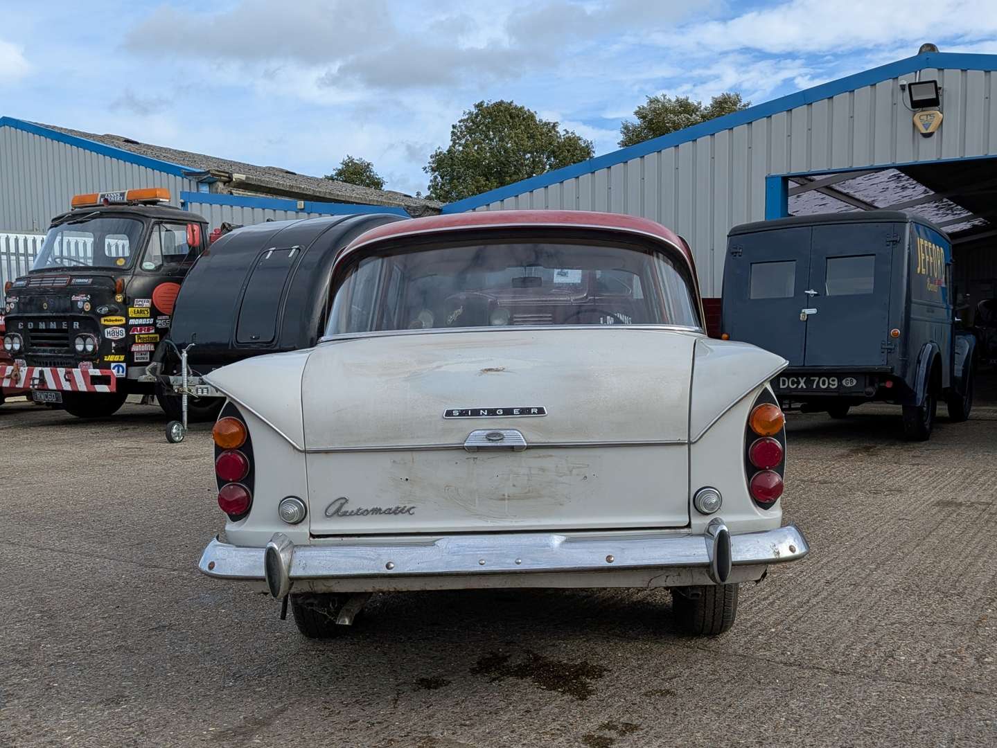 <p>1964 SINGER VOGUE AUTO</p>