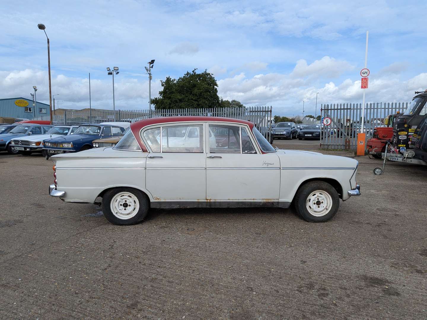 <p>1964 SINGER VOGUE AUTO</p>