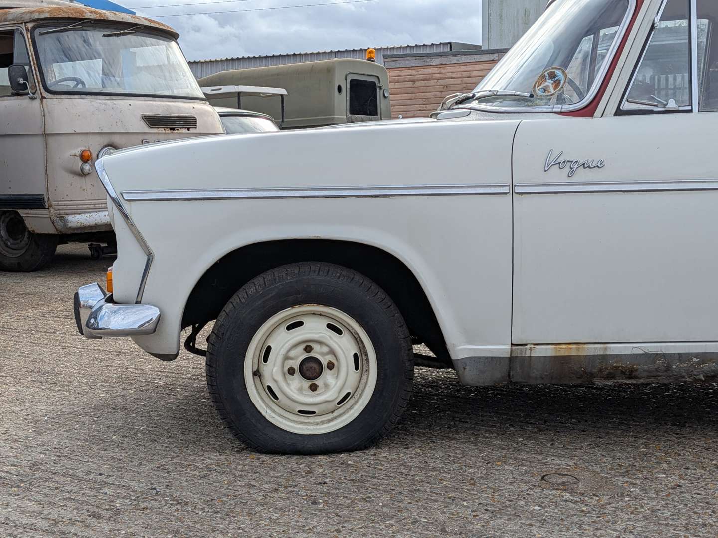 <p>1964 SINGER VOGUE AUTO</p>