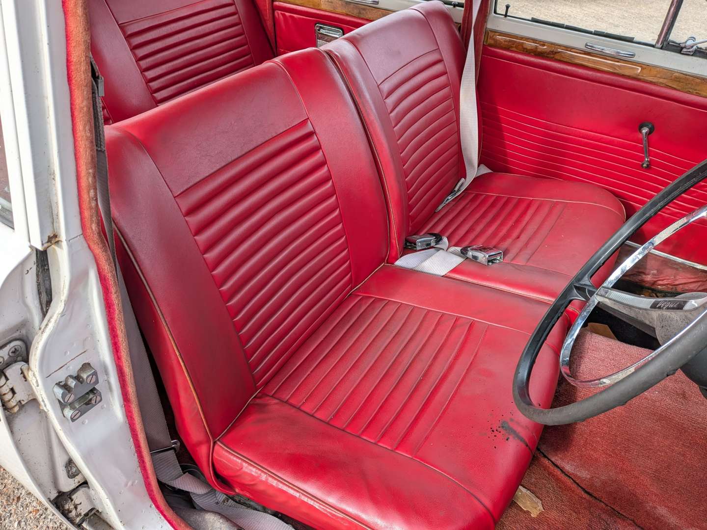 <p>1964 SINGER VOGUE AUTO</p>