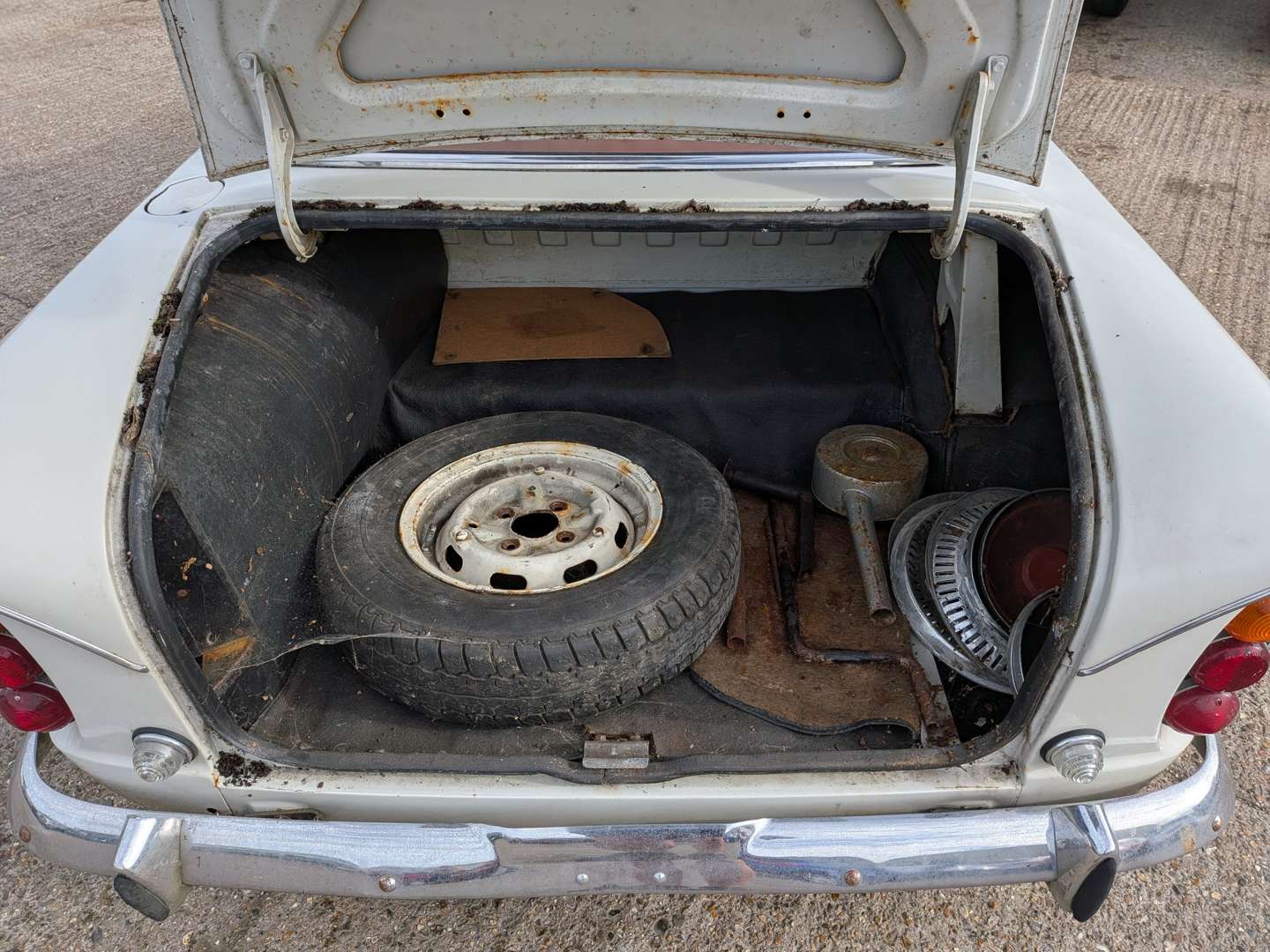 <p>1964 SINGER VOGUE AUTO</p>