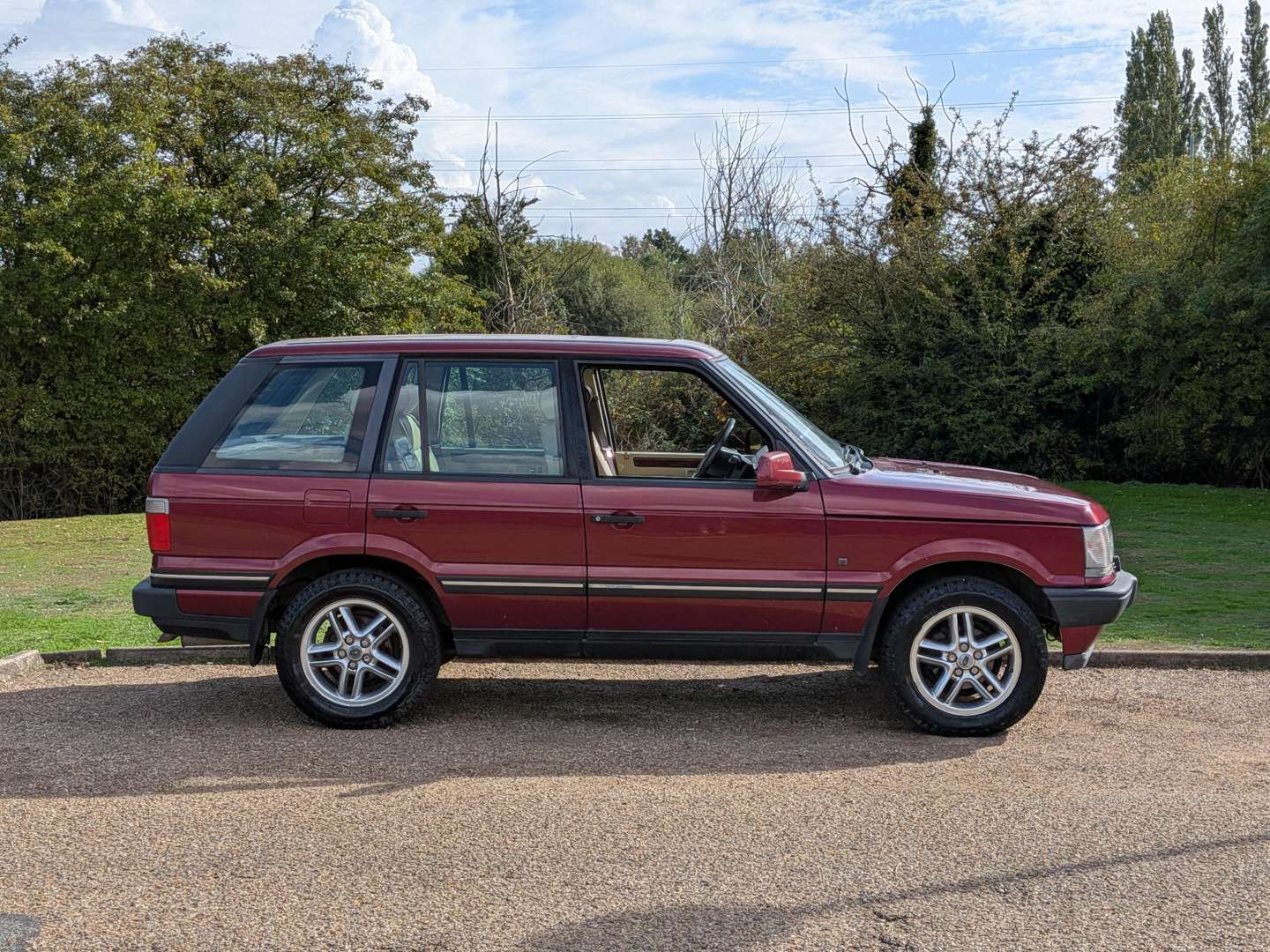 <p>1999 RANGE ROVER P38 HSE AUTO</p>