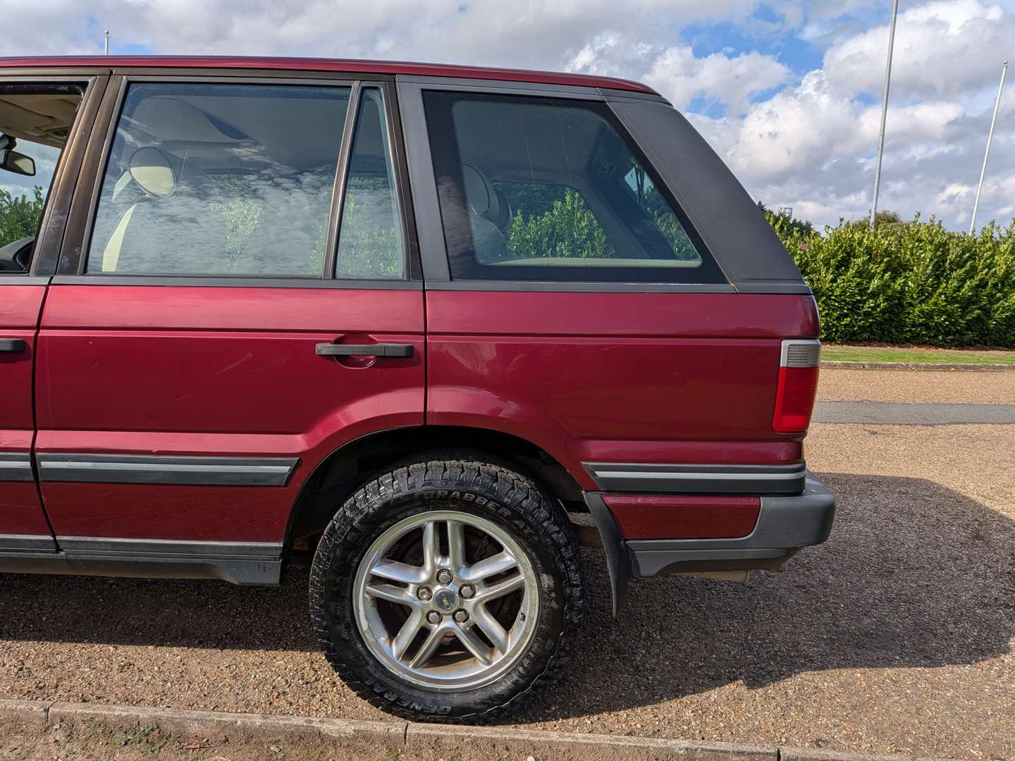 <p>1999 RANGE ROVER P38 HSE AUTO</p>