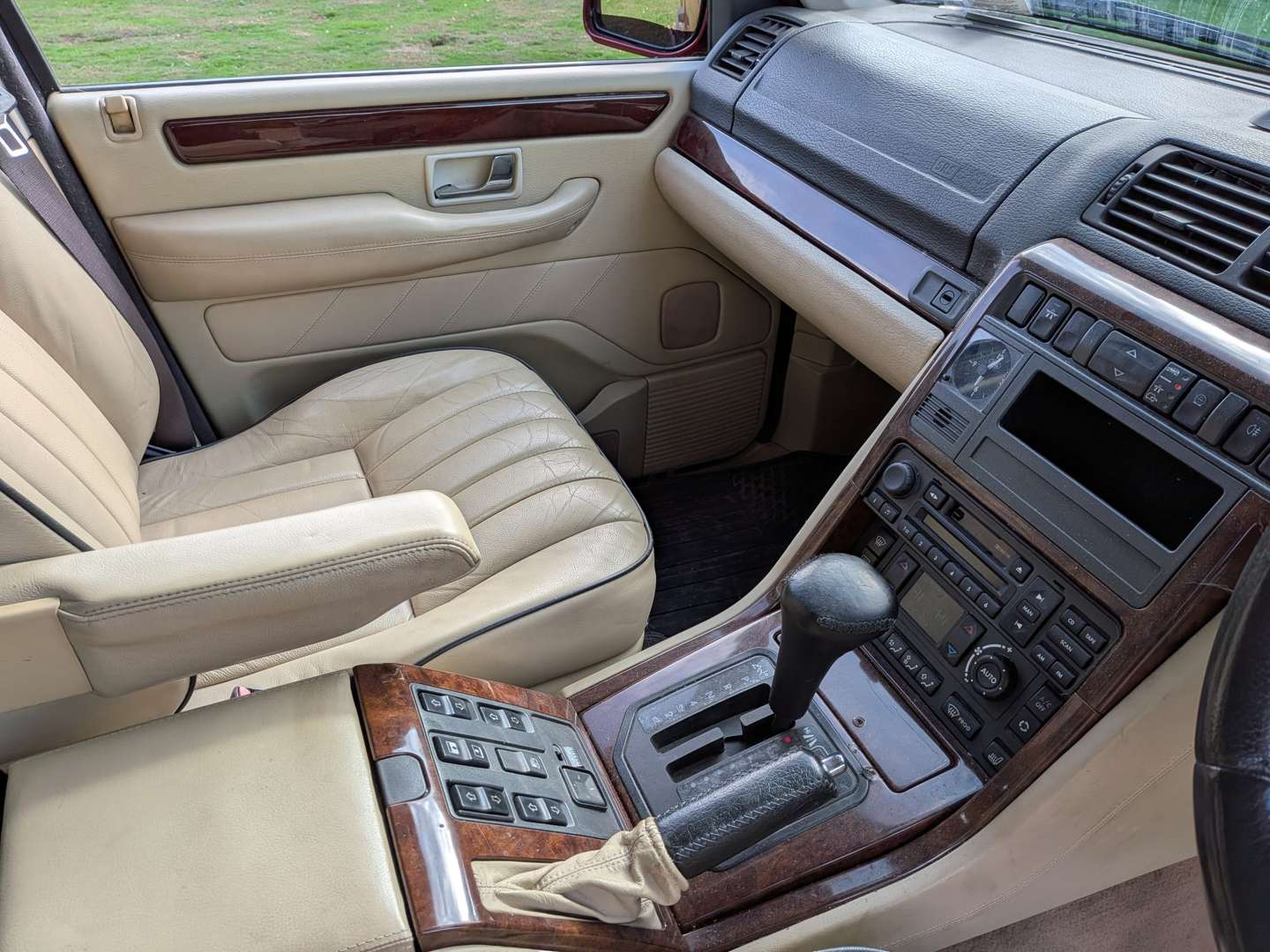 <p>1999 RANGE ROVER P38 HSE AUTO</p>