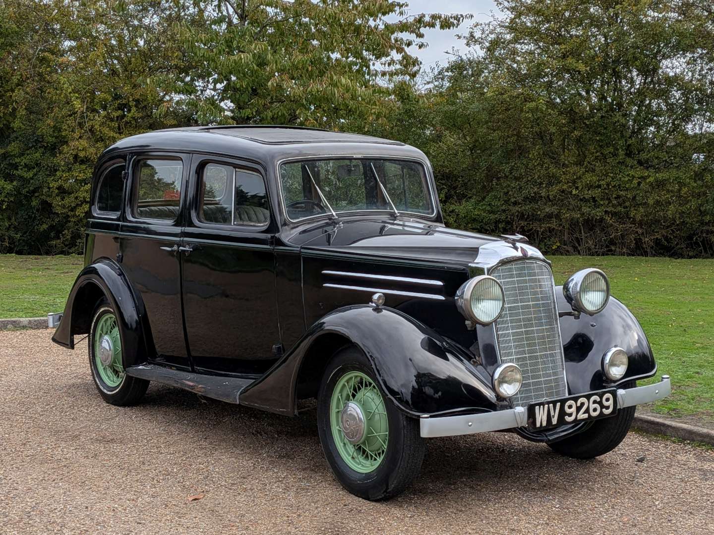 <p>1935 VAUXHALL 14/6 SALOON</p>