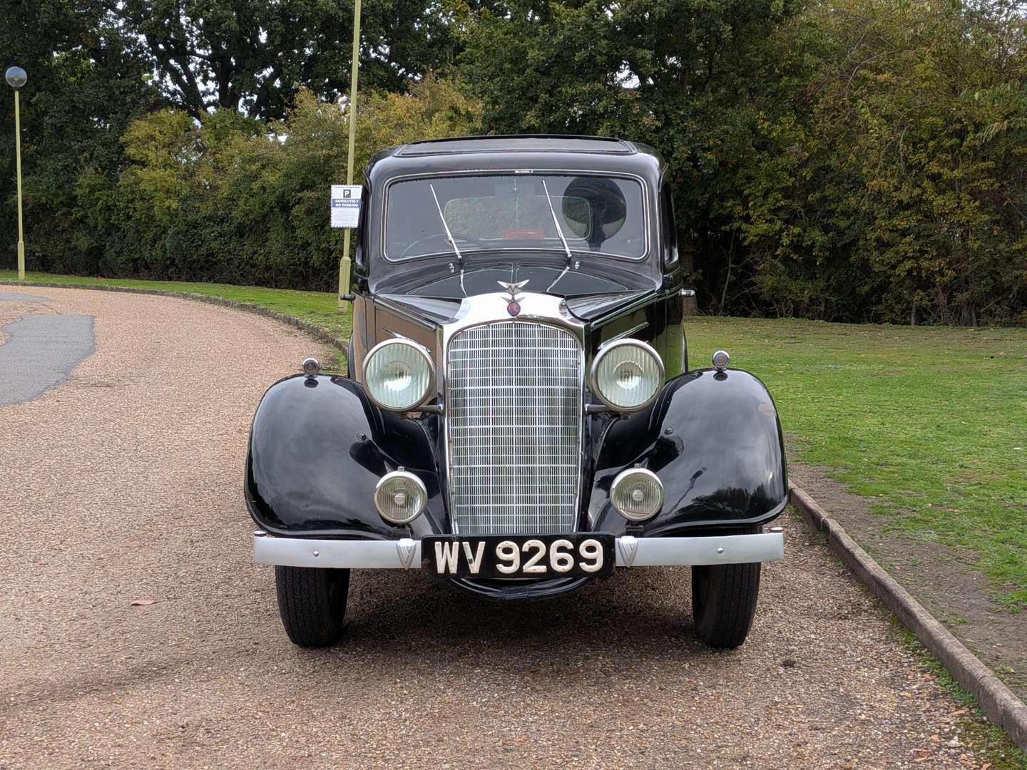 <p>1935 VAUXHALL 14/6 SALOON</p>