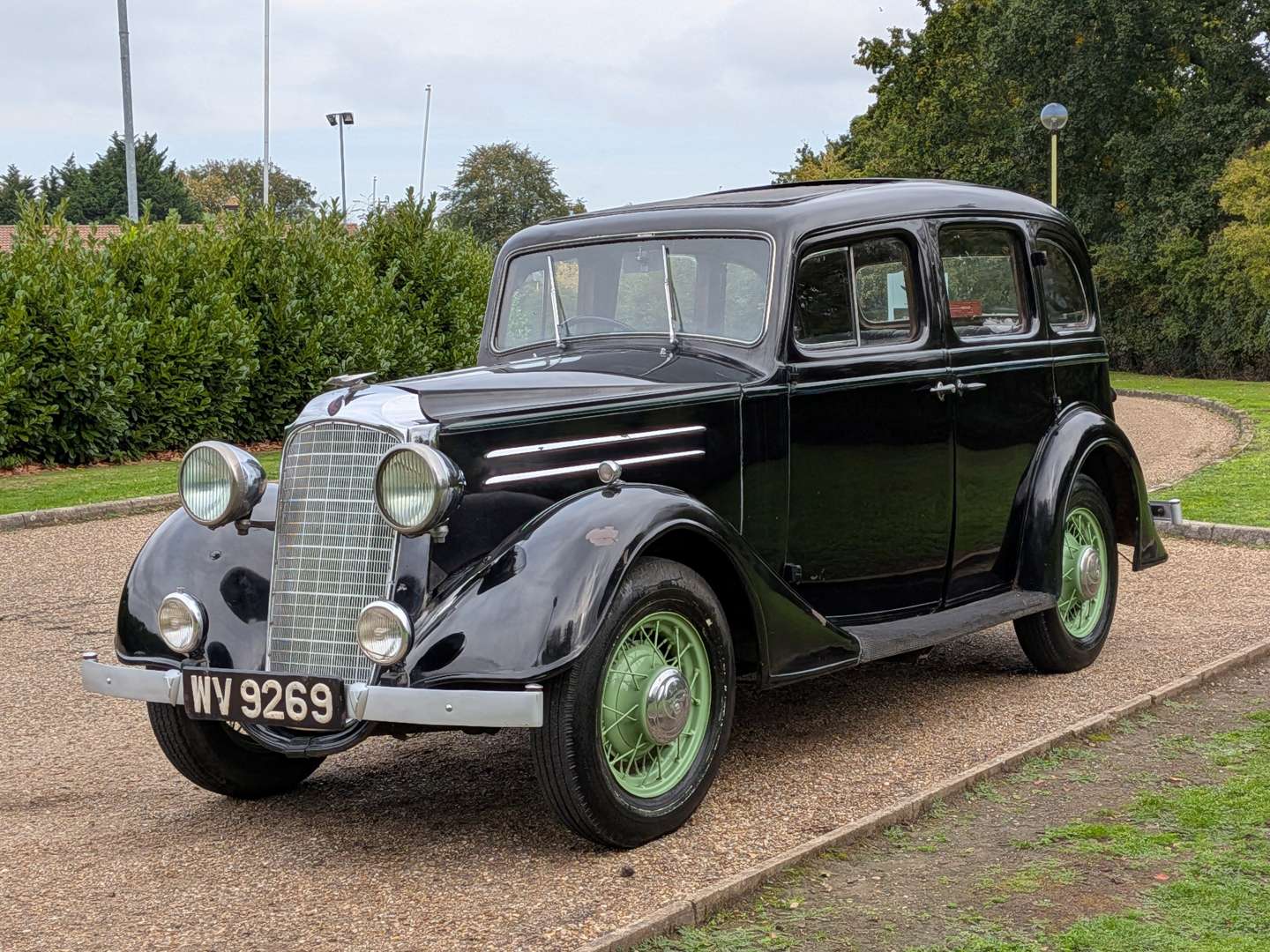 <p>1935 VAUXHALL 14/6 SALOON</p>