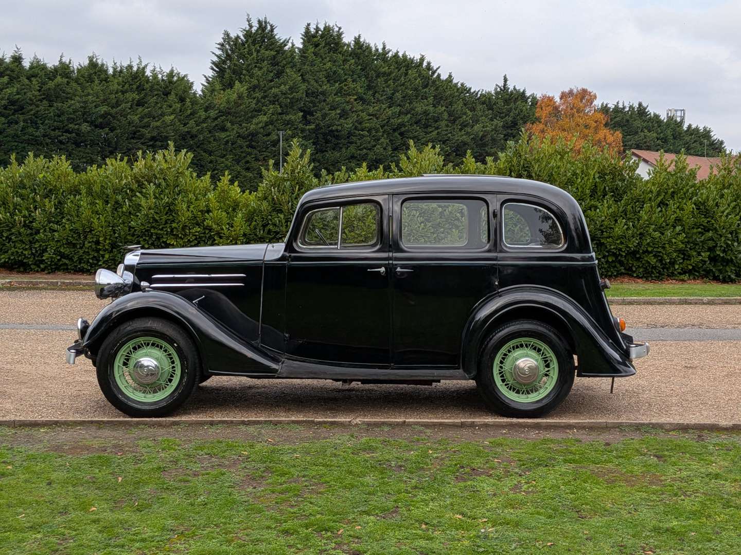 <p>1935 VAUXHALL 14/6 SALOON</p>