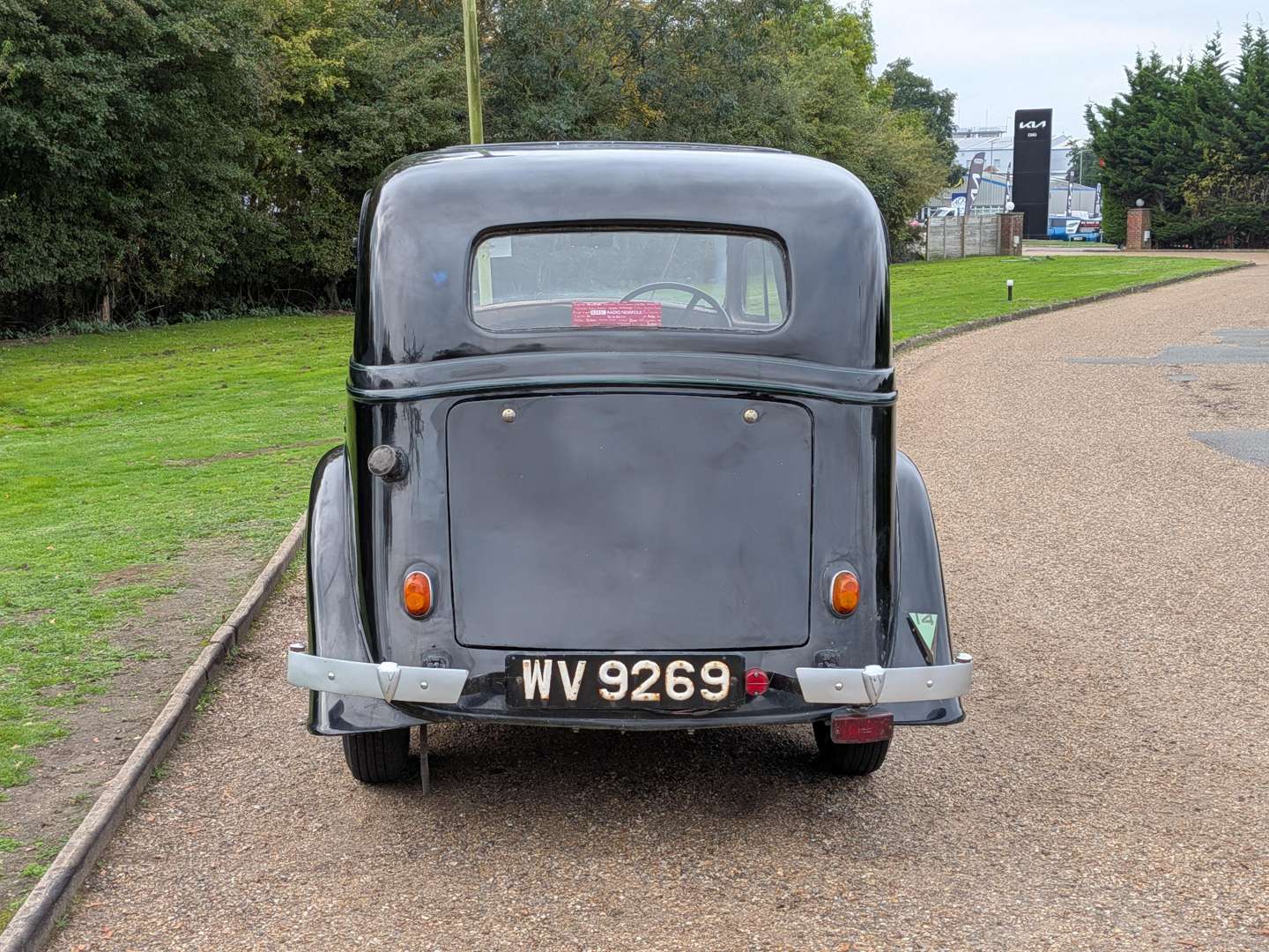 <p>1935 VAUXHALL 14/6 SALOON</p>