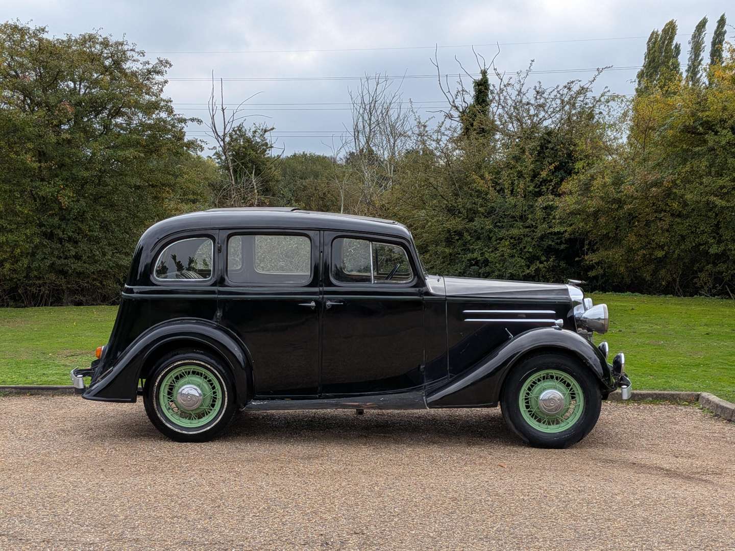<p>1935 VAUXHALL 14/6 SALOON</p>