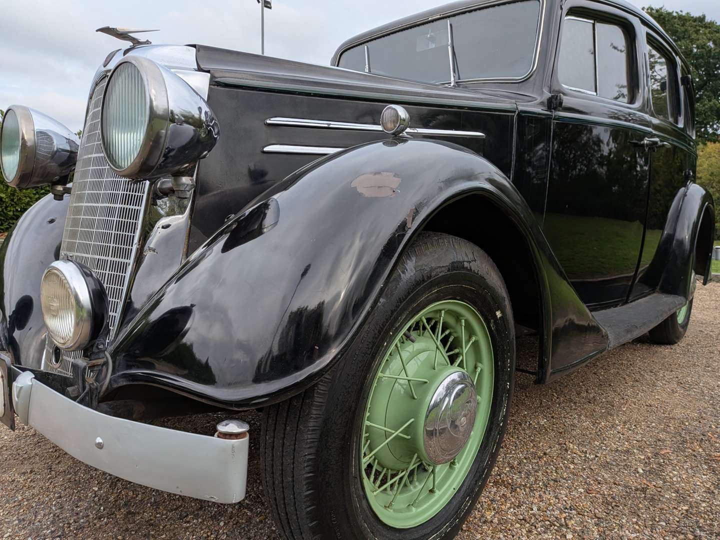 <p>1935 VAUXHALL 14/6 SALOON</p>
