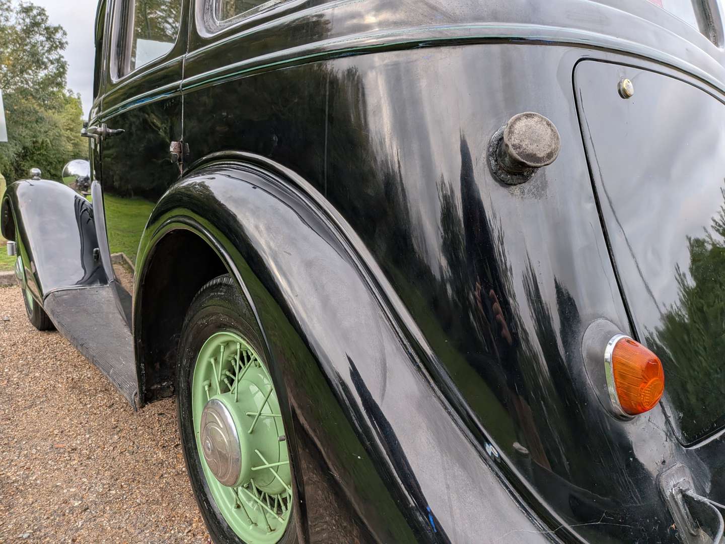 <p>1935 VAUXHALL 14/6 SALOON</p>